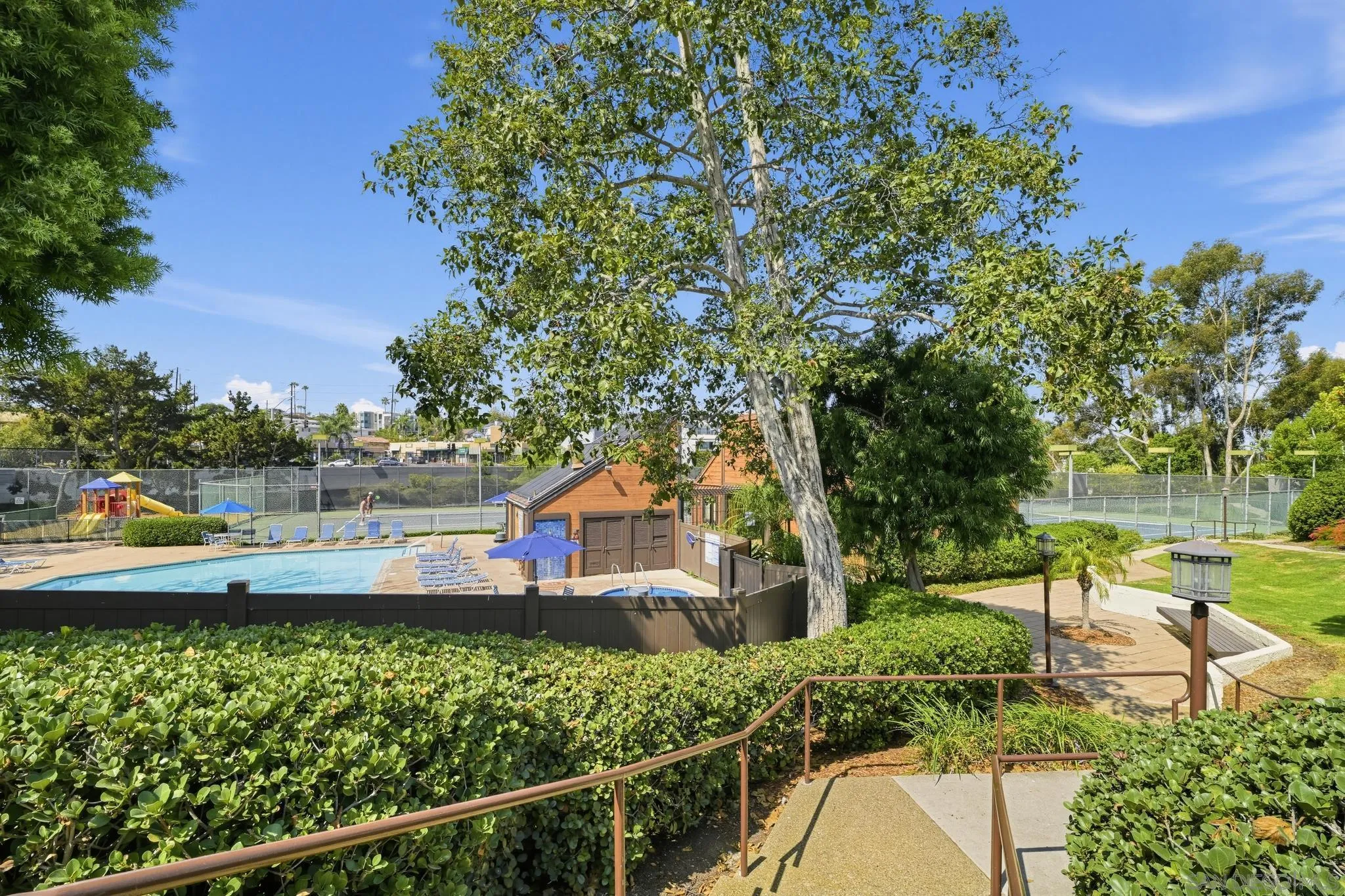 https://cdn.realtyfeed.com/cdn/127/260022612/bdef91d10c09bb45b9af4753d3df7cd7.webp