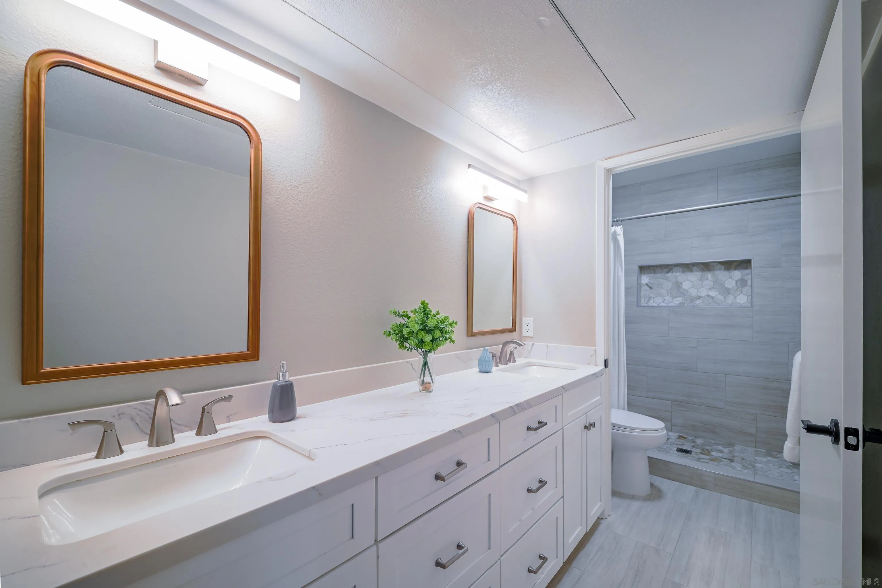 https://cdn.realtyfeed.com/cdn/127/260022612/cfcc1052d3975339a0eb49c92c8e2c71.webp