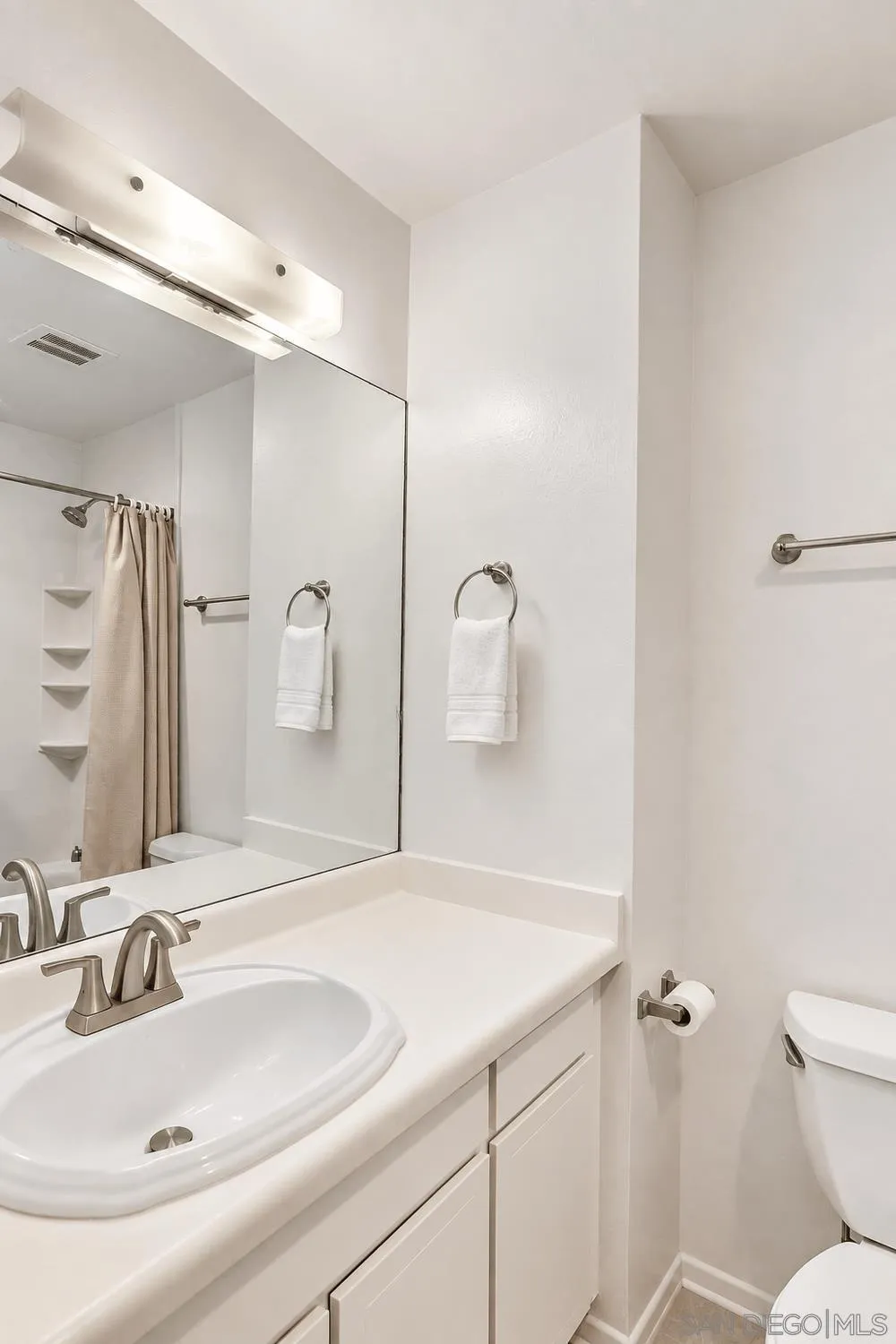 https://cdn.realtyfeed.com/cdn/127/260022613/66d8dbf46bcf2f064645abc16ce9de51.webp