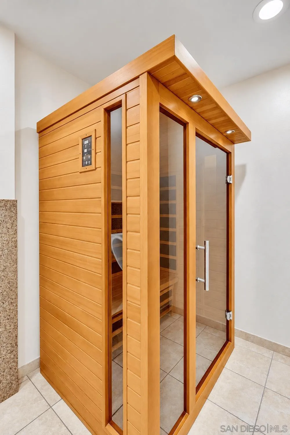 https://cdn.realtyfeed.com/cdn/127/260022613/dc1ce965ea4fcabcd61f63bdd8c11899.webp