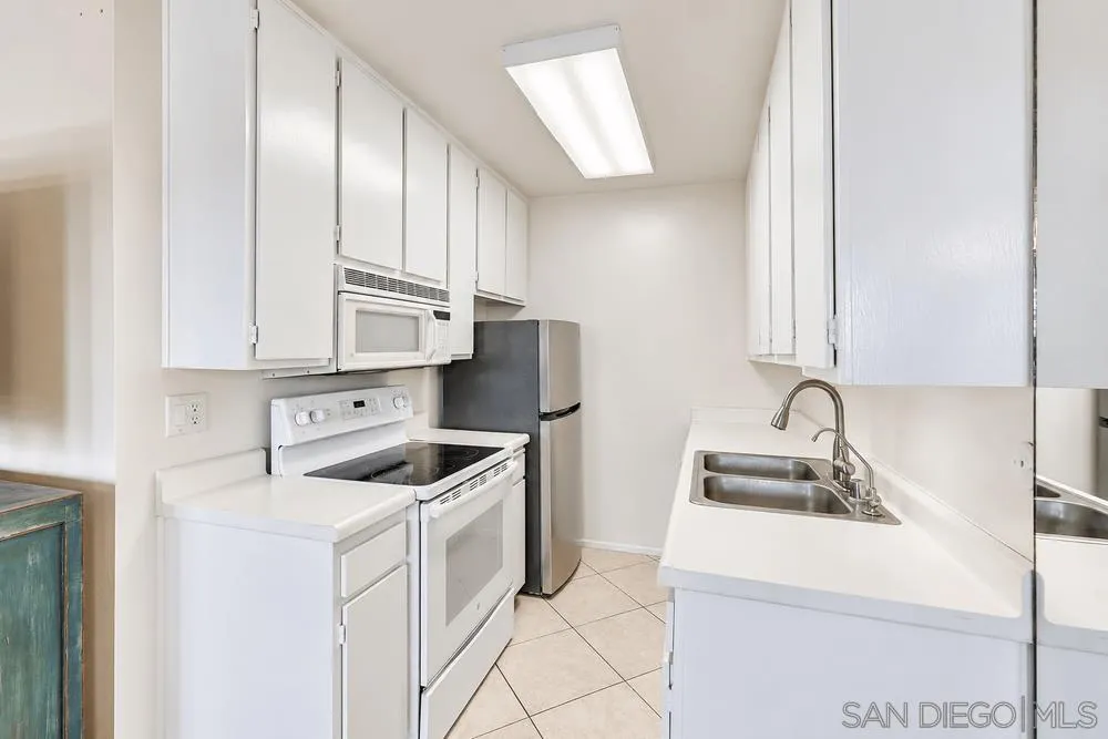 https://cdn.realtyfeed.com/cdn/127/260022613/f501109219f1cb7f0d515fa989bd2478.webp