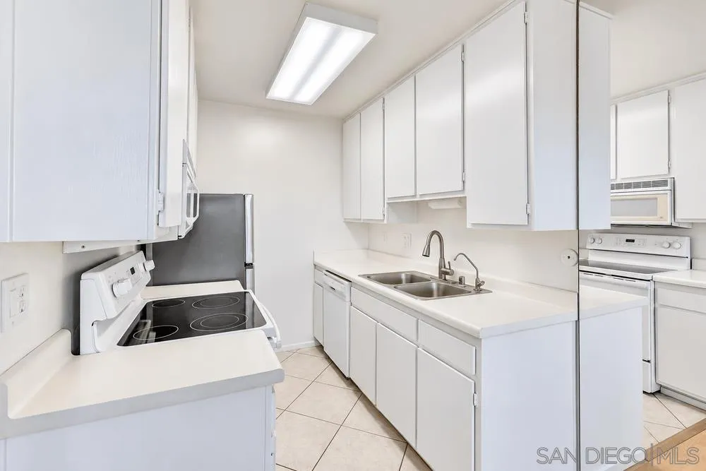 https://cdn.realtyfeed.com/cdn/127/260022613/ff68f7357625ebc015ca3d4fb29488ea.webp