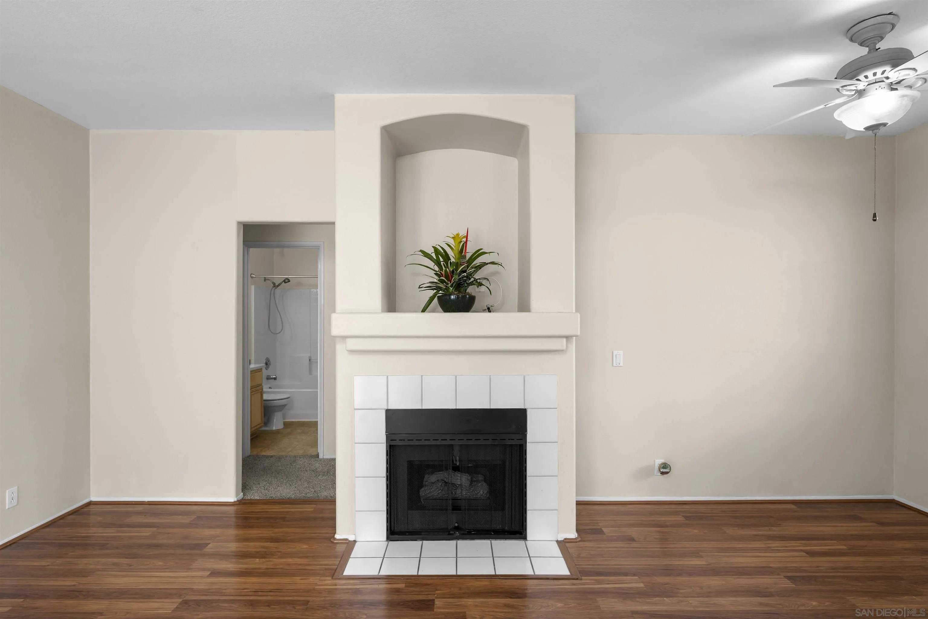 https://cdn.realtyfeed.com/cdn/127/260022615/1fa00c4d52e6bcb9a1afb39daff25562.webp