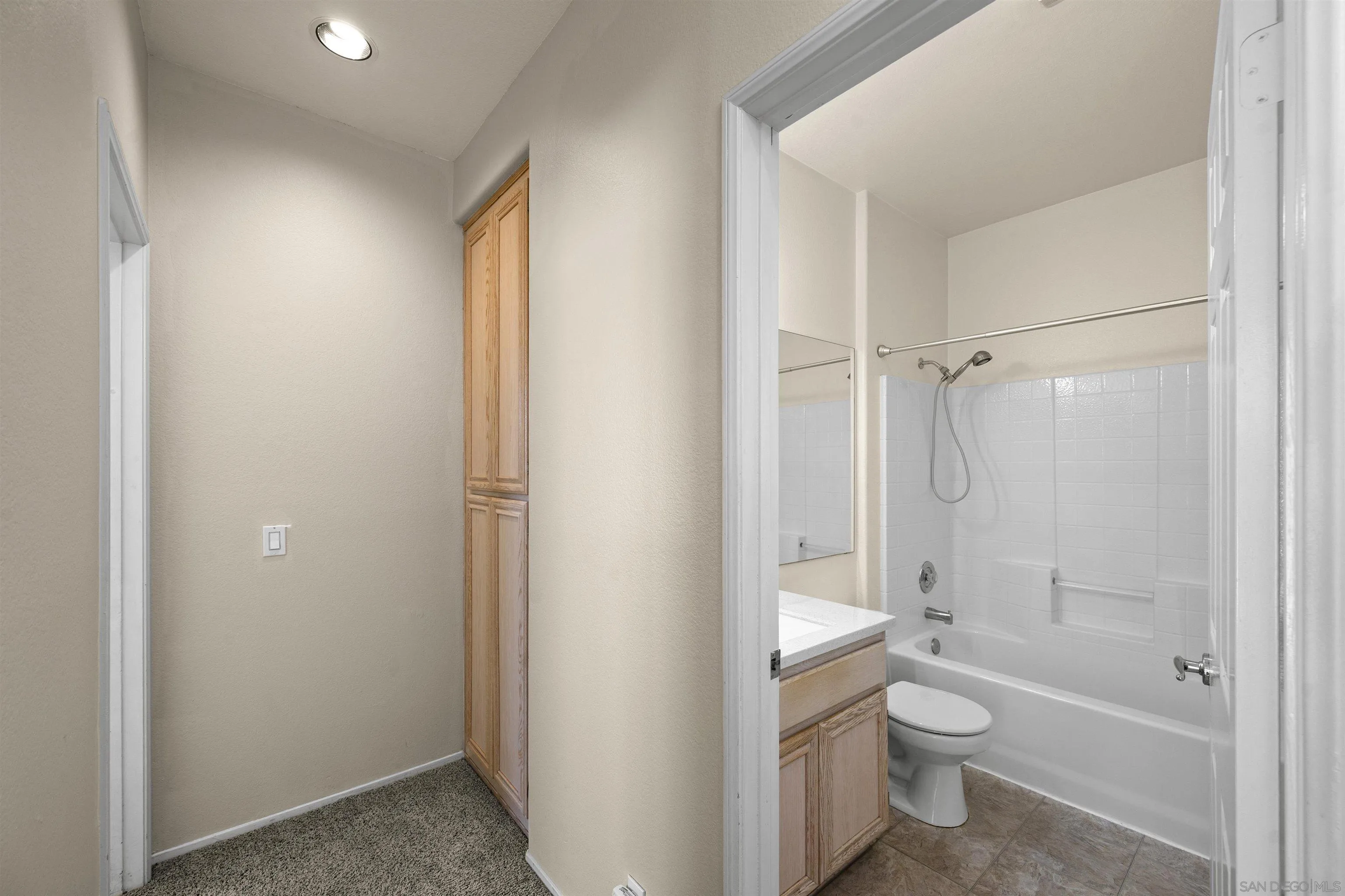 https://cdn.realtyfeed.com/cdn/127/260022615/8e7dd2b9110738ebf50ec43312a3b4d9.webp