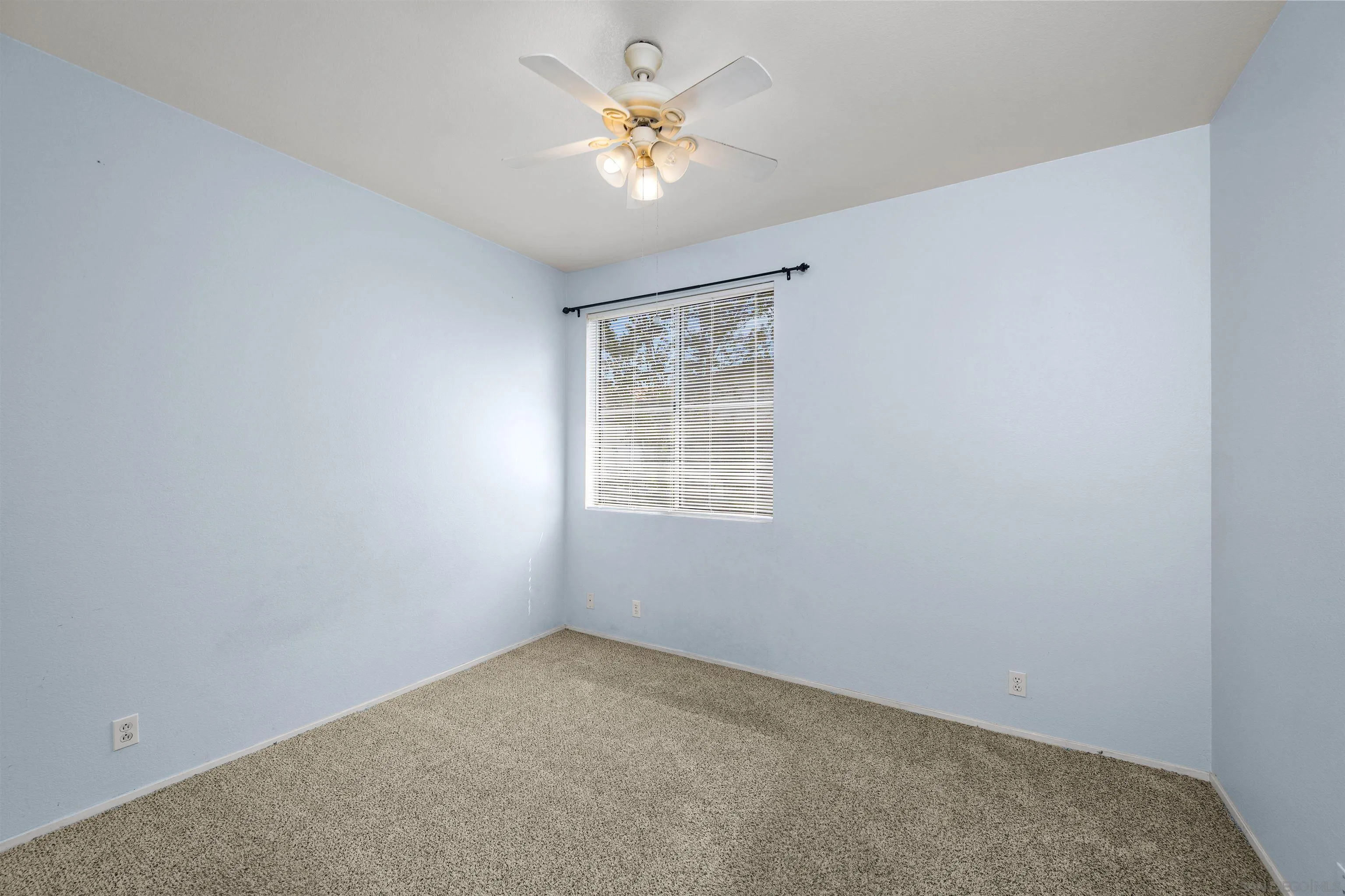 https://cdn.realtyfeed.com/cdn/127/260022615/aa22b83e14e0040a64ef4c468167de54.webp