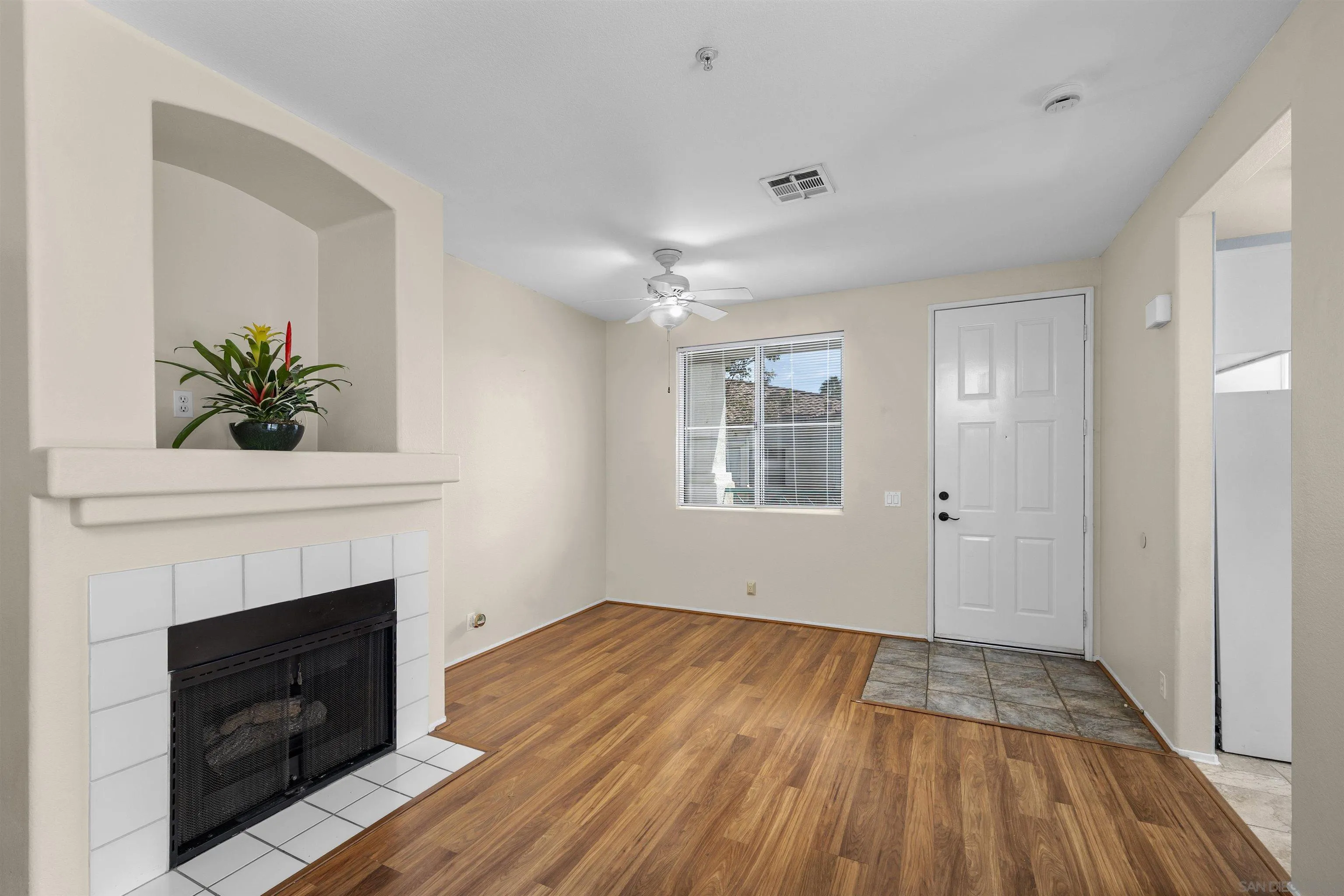 https://cdn.realtyfeed.com/cdn/127/260022615/af6b2d90e490e68232de60d7a3314d92.webp