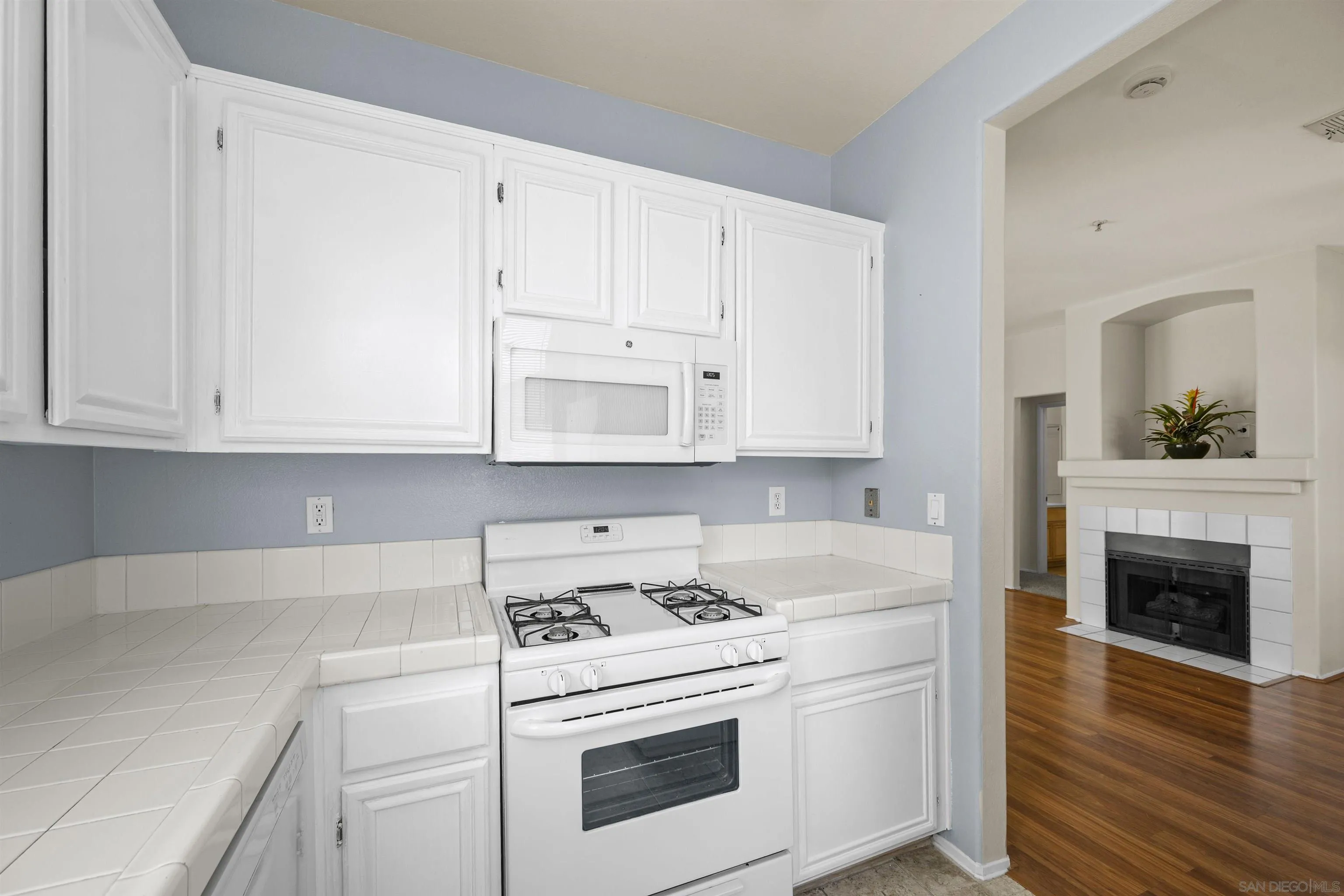 https://cdn.realtyfeed.com/cdn/127/260022615/b2d53f088a193cd5cce2ee007faa58b5.webp