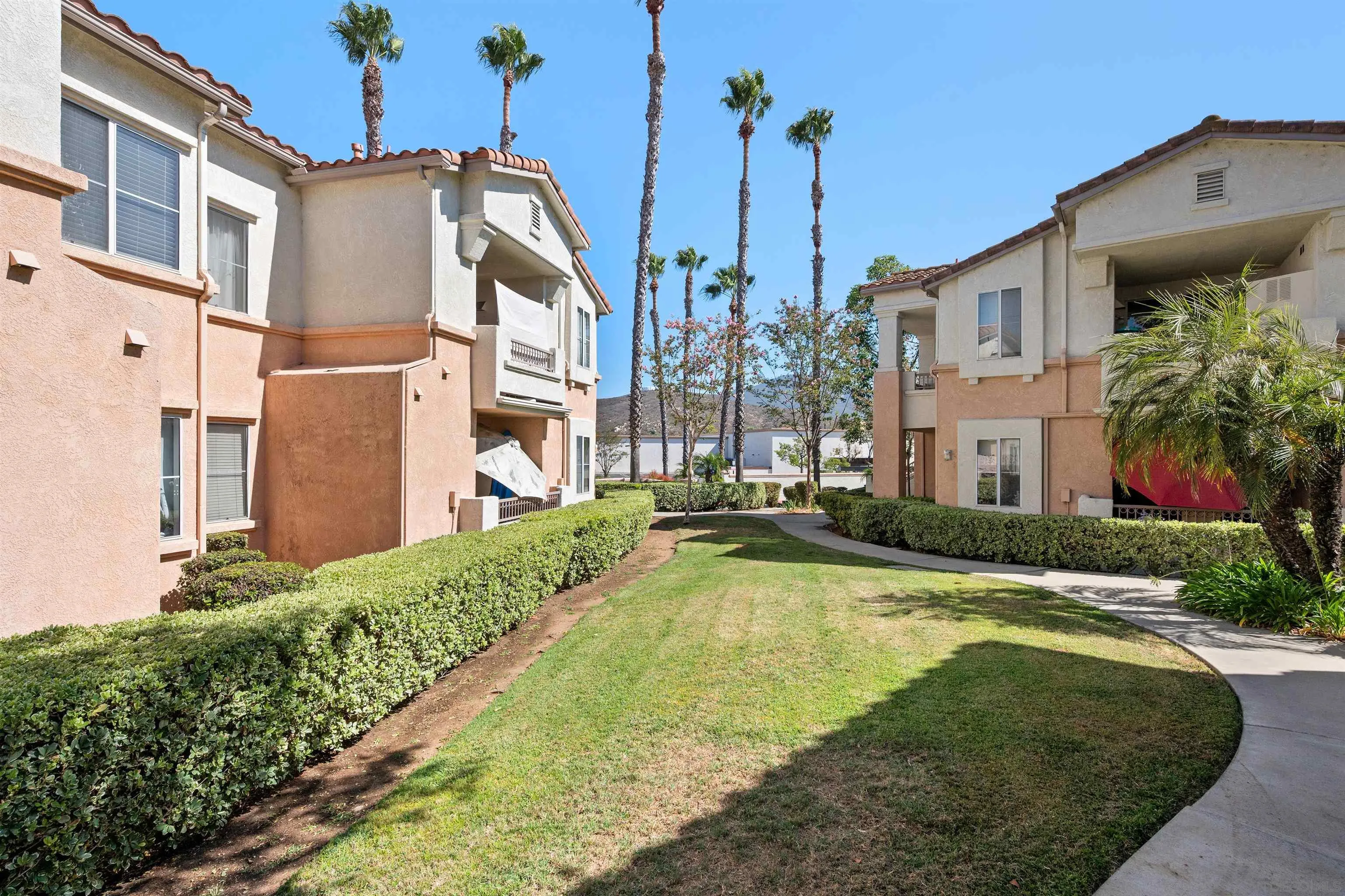 https://cdn.realtyfeed.com/cdn/127/260022615/bc4a7686c31d0579d64995d0582d449e.webp