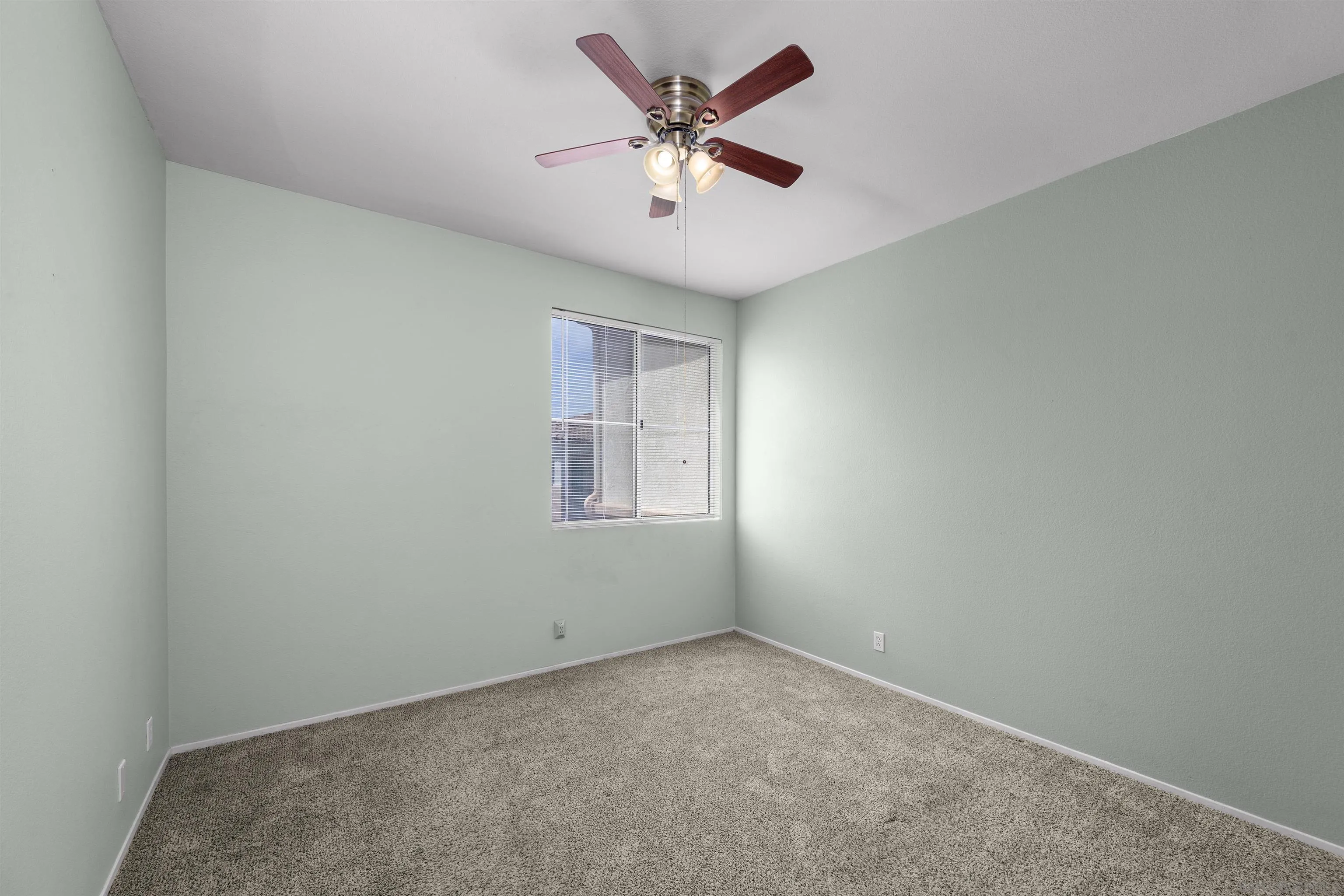 https://cdn.realtyfeed.com/cdn/127/260022615/d09dc5c7886ff2b1f70093a71dc03b20.webp
