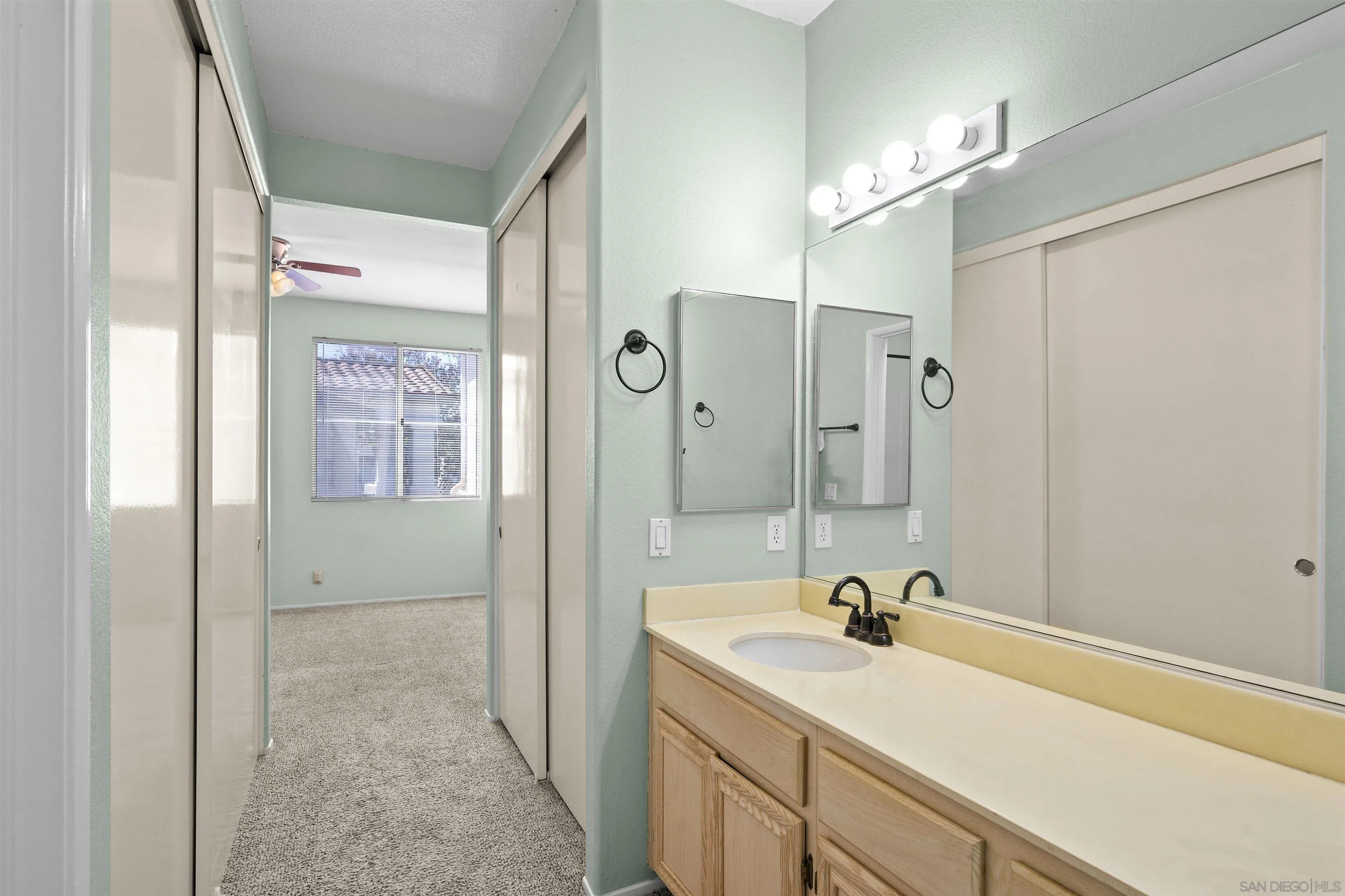 https://cdn.realtyfeed.com/cdn/127/260022615/d480b7eb333b719da1a17a807233eb36.webp
