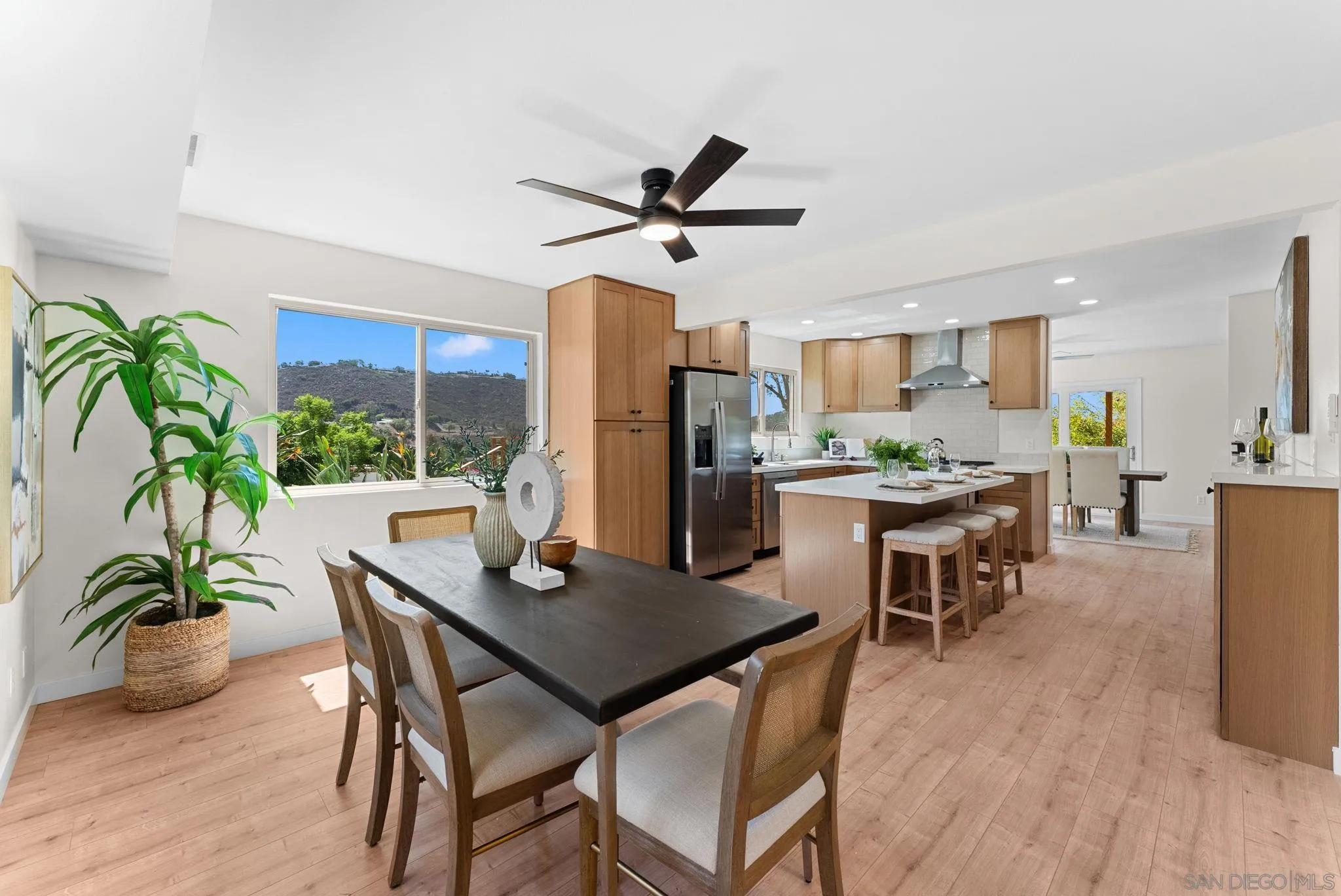 https://cdn.realtyfeed.com/cdn/127/260022616/348e0280c61614b14f94a64a49985097.webp