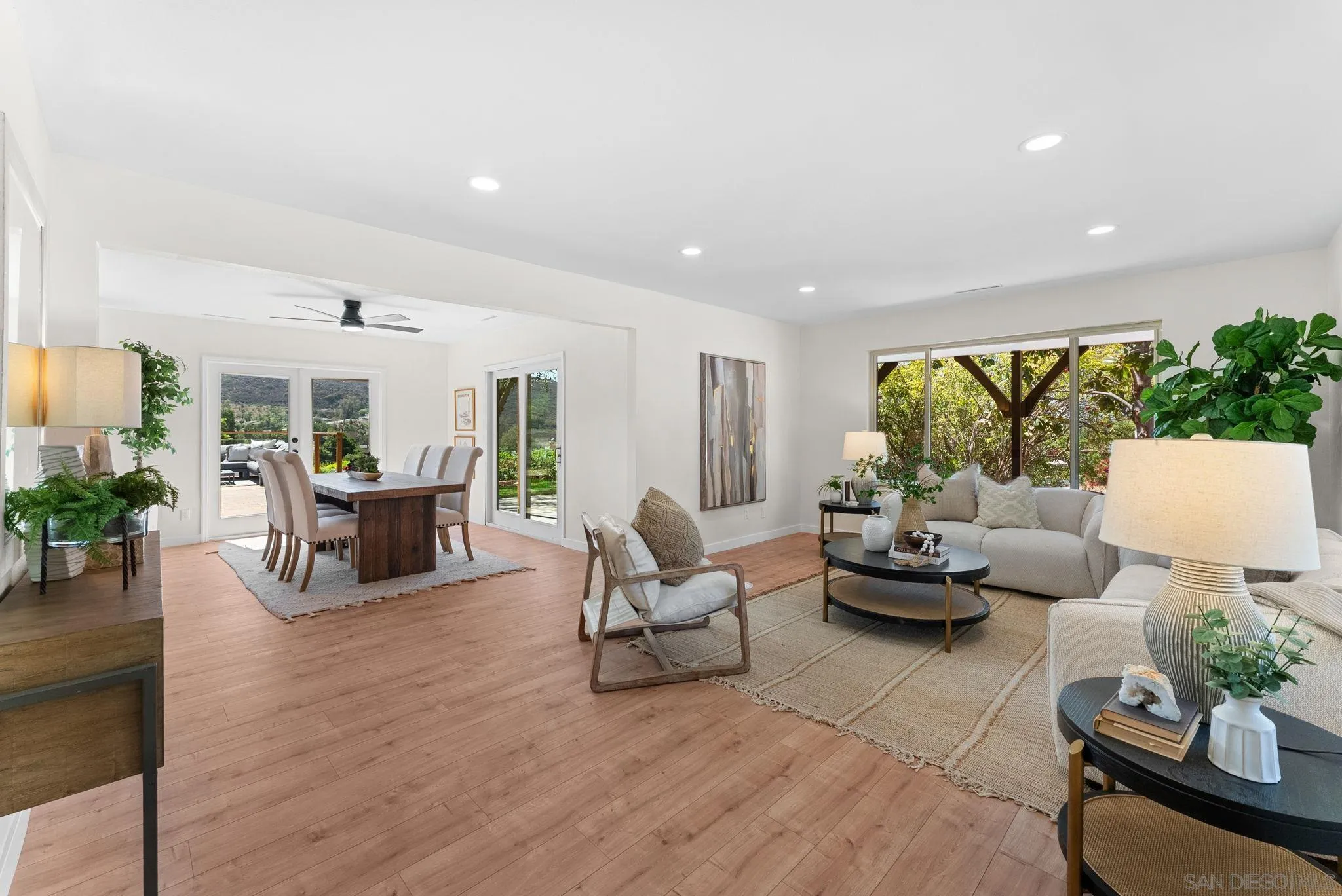 https://cdn.realtyfeed.com/cdn/127/260022616/56a30600649393bcb0b415b9de4845ed.webp