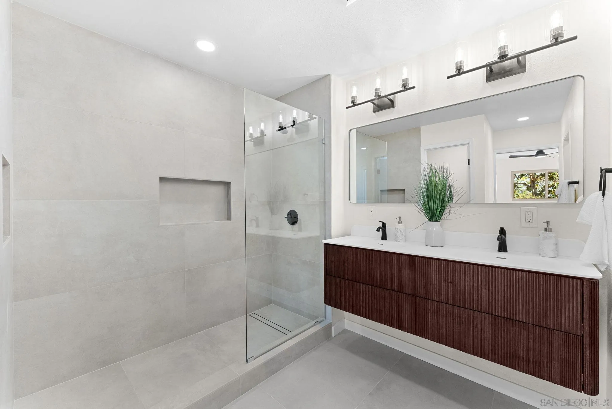 https://cdn.realtyfeed.com/cdn/127/260022616/5bef83884540c9bdc8f95c33ea1e5243.webp