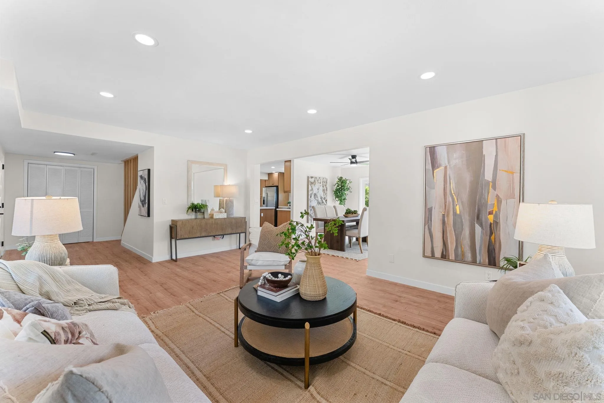 https://cdn.realtyfeed.com/cdn/127/260022616/61d135ded69c2da85ba968a493db6e29.webp