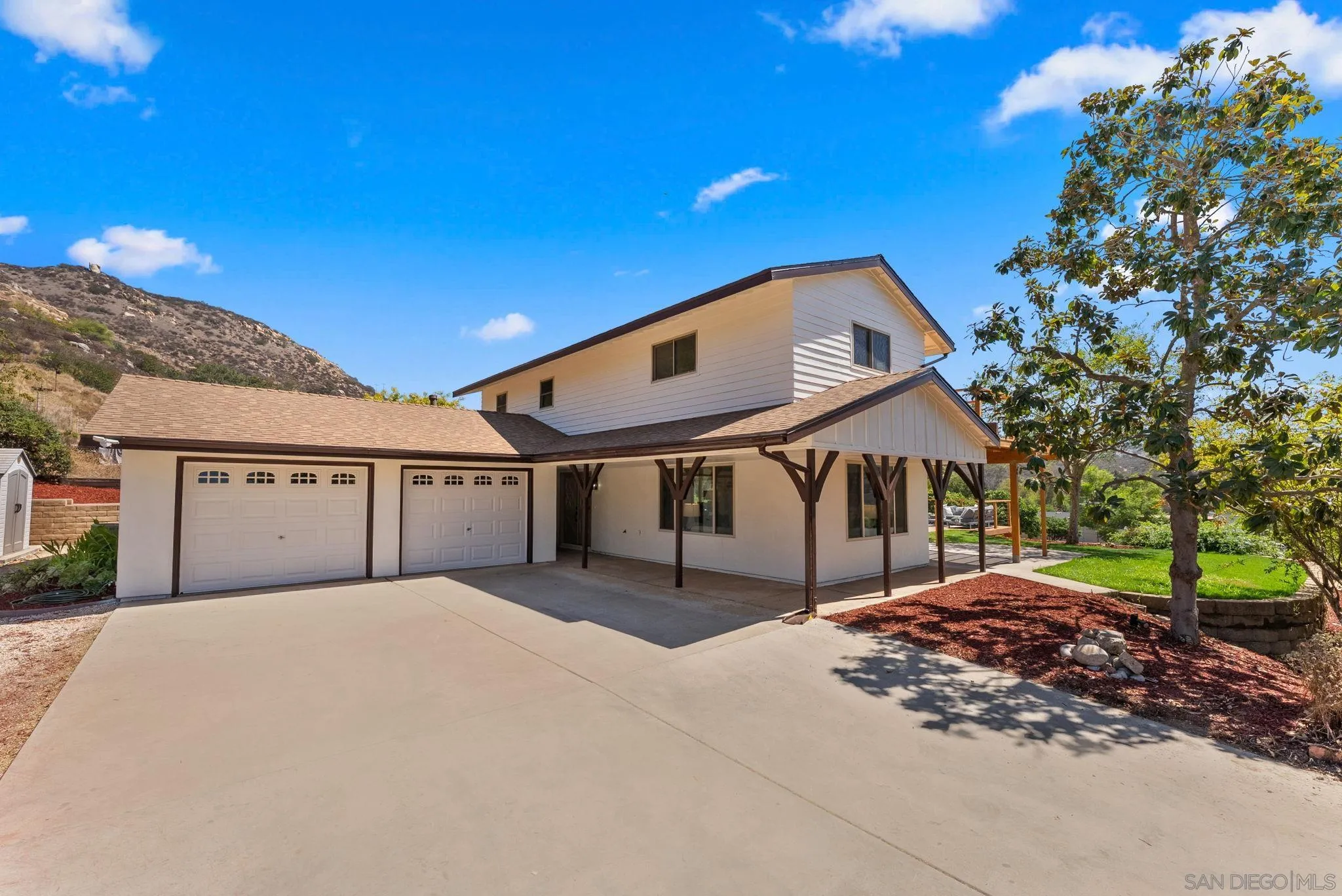 https://cdn.realtyfeed.com/cdn/127/260022616/96e7cdd0c9df23fbc11d21c9c3a759bc.webp