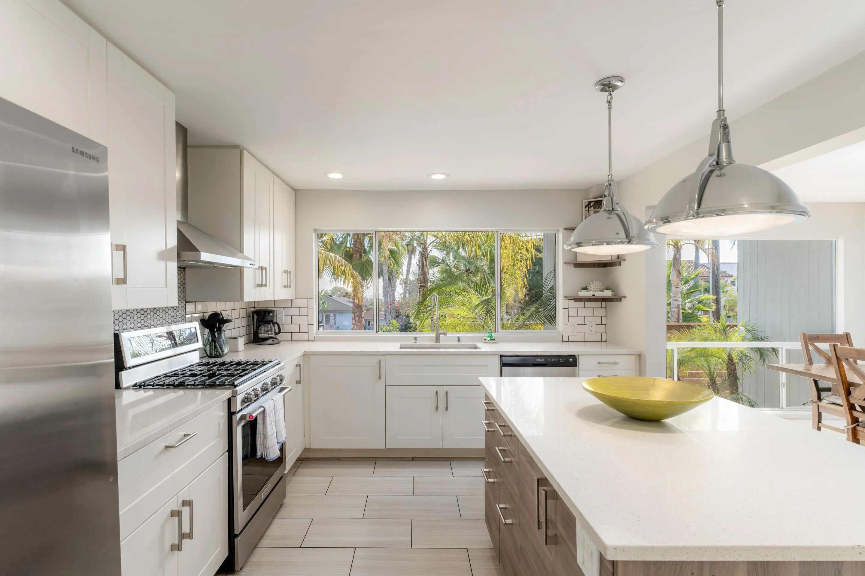 https://cdn.realtyfeed.com/cdn/127/260022619/394a50a20bf9a5b93d62f84e2688eb2d.webp