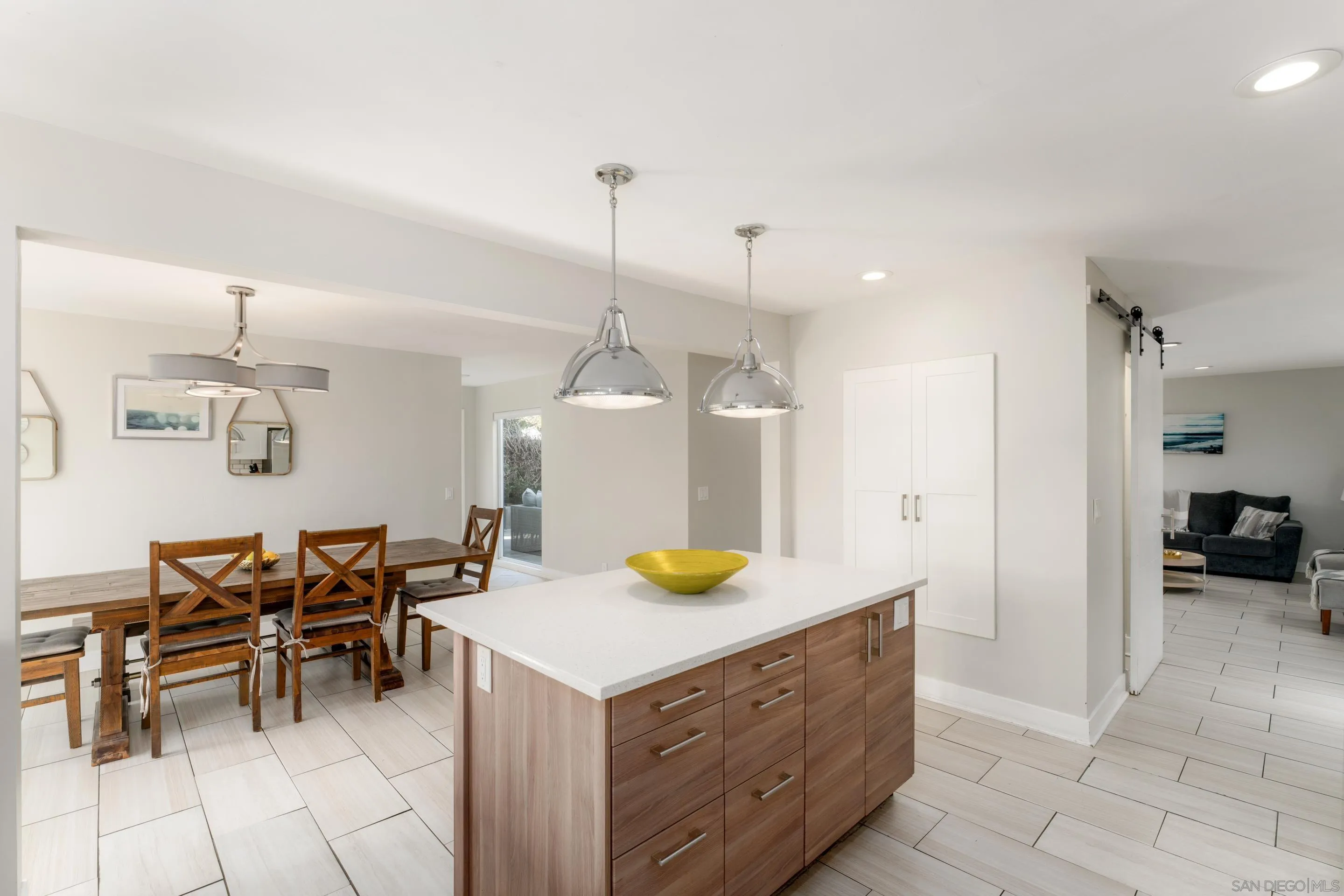 https://cdn.realtyfeed.com/cdn/127/260022619/5be7110f40456eb5cc1319bdbd5c4b28.webp