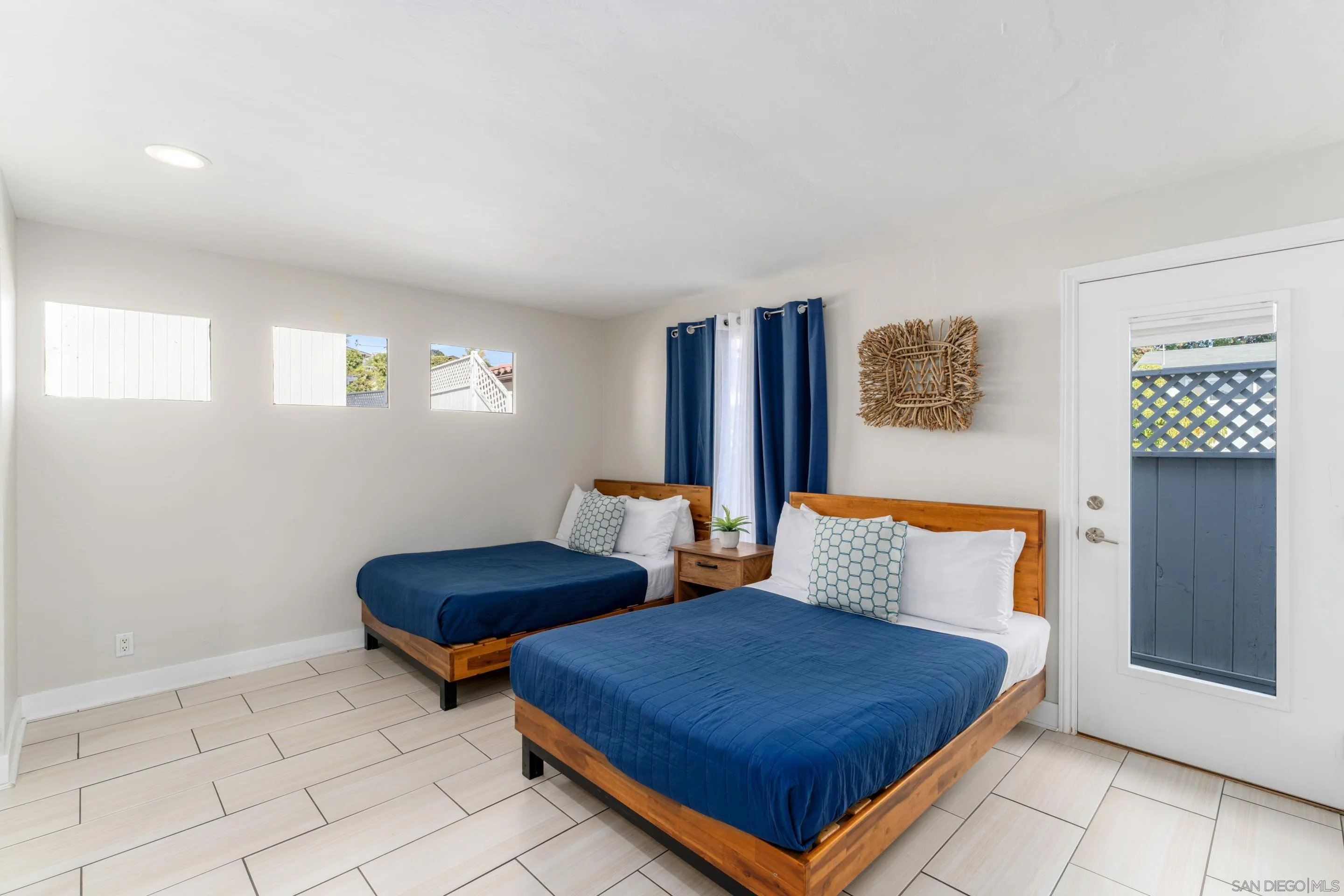 https://cdn.realtyfeed.com/cdn/127/260022619/9ae6ab9d00117aa03d48ed37e2f4fe01.webp