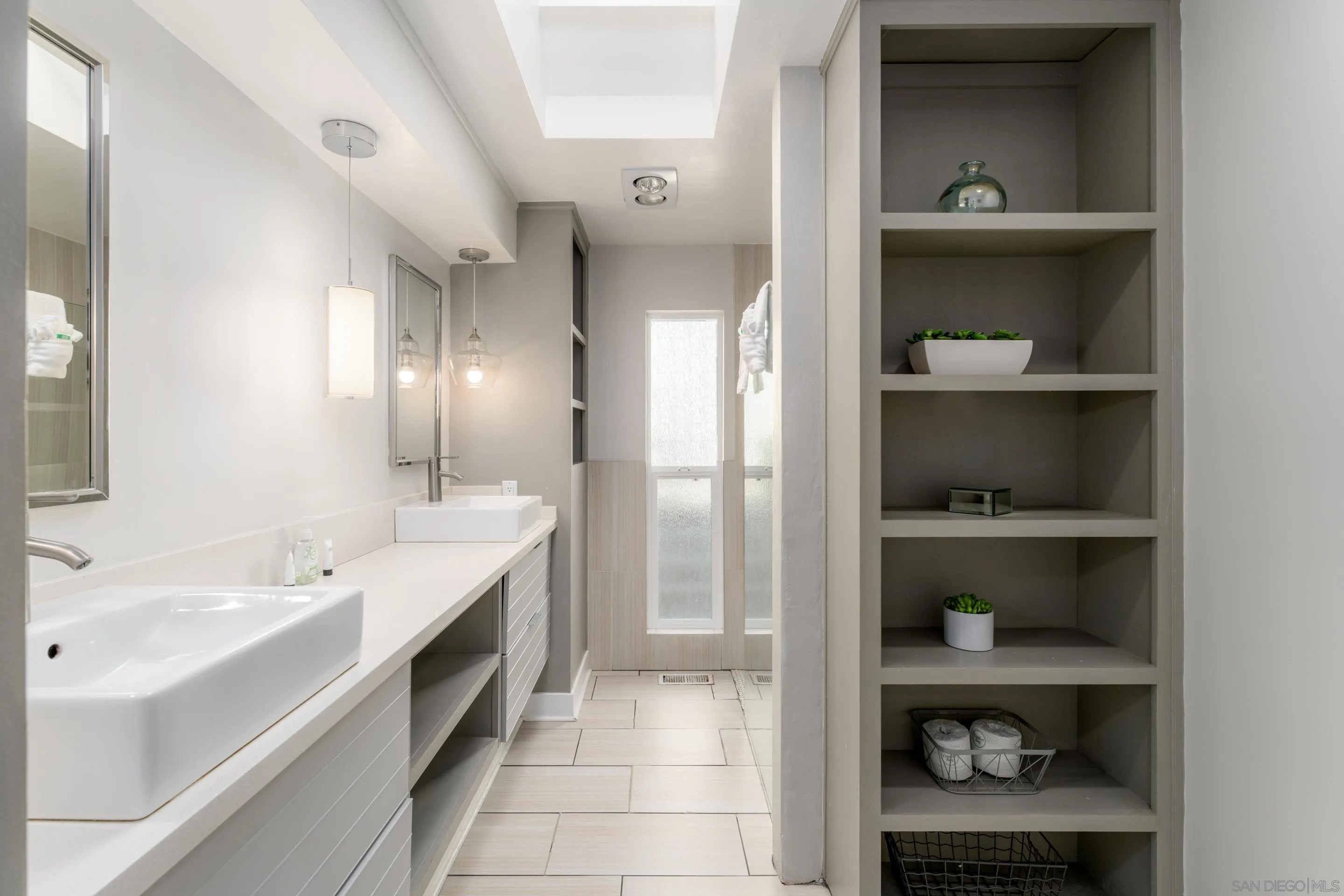 https://cdn.realtyfeed.com/cdn/127/260022619/a95564dc3374f78e6c90112bfa805f69.webp