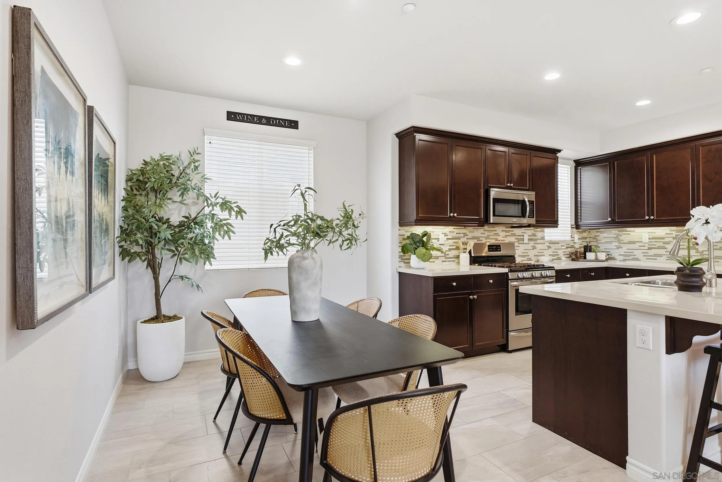https://cdn.realtyfeed.com/cdn/127/260022620/2aa50edb882079ebb72dc25dbc1d7854.webp