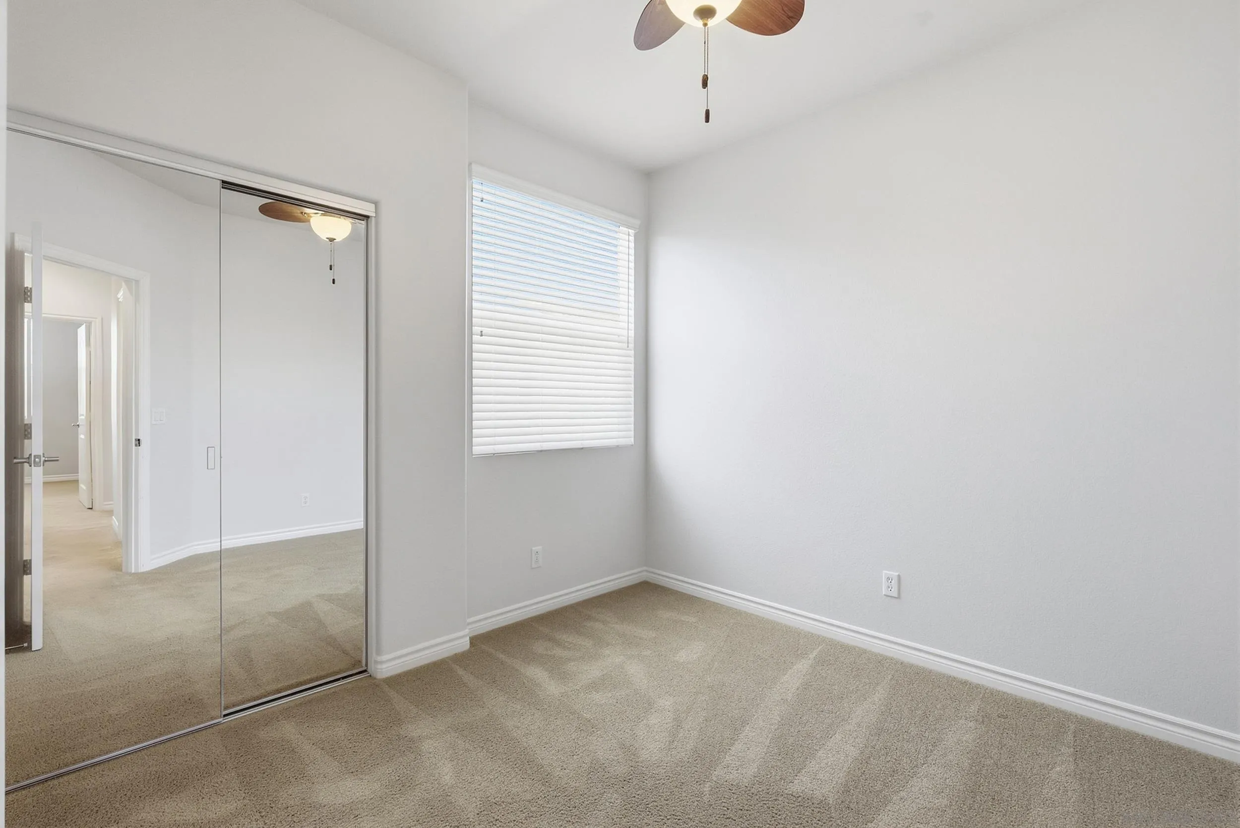 https://cdn.realtyfeed.com/cdn/127/260022620/cac925263f724afbade399093b5ae0a9.webp