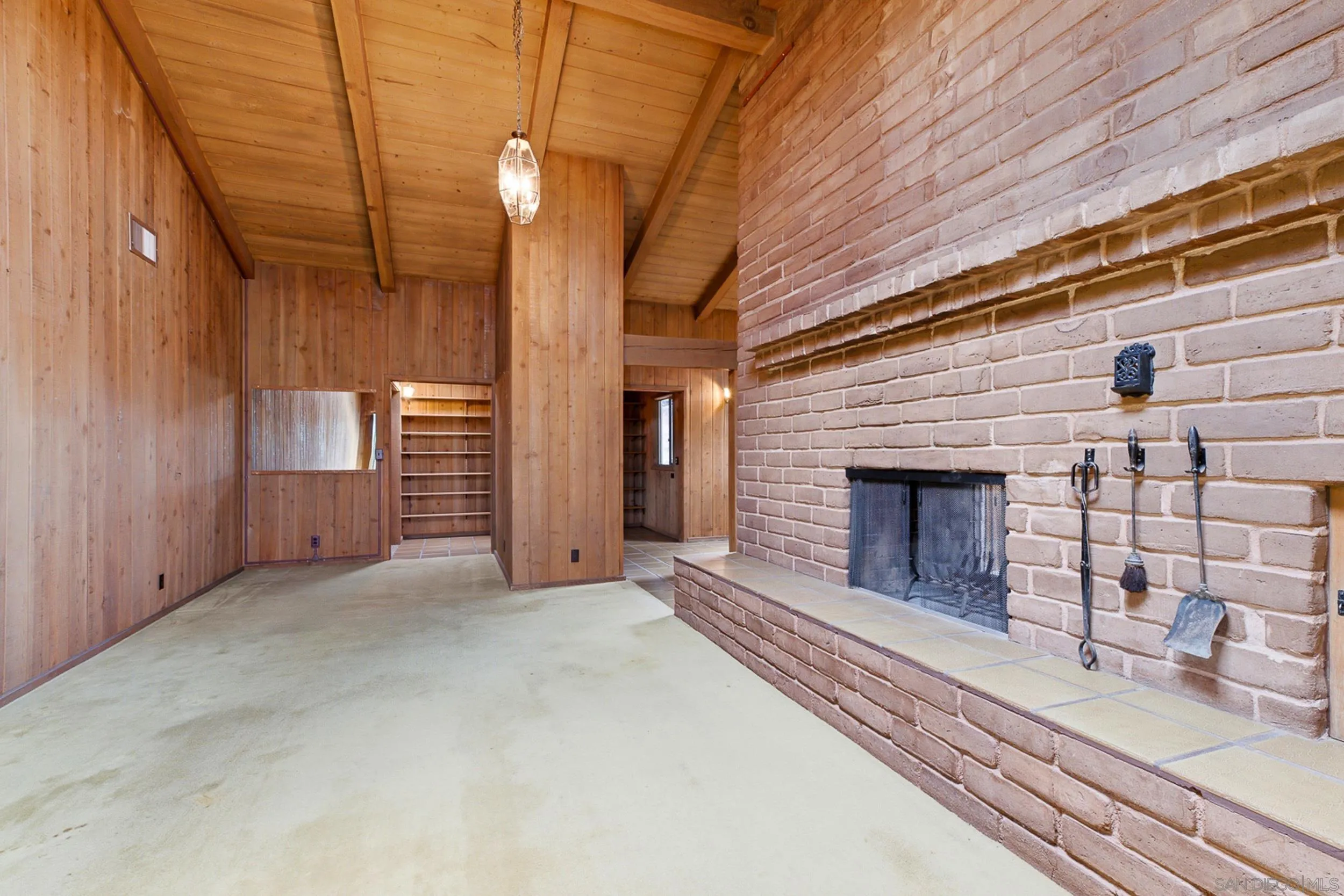 https://cdn.realtyfeed.com/cdn/127/260022621/33e4187225778978d045b11d854996bc.webp