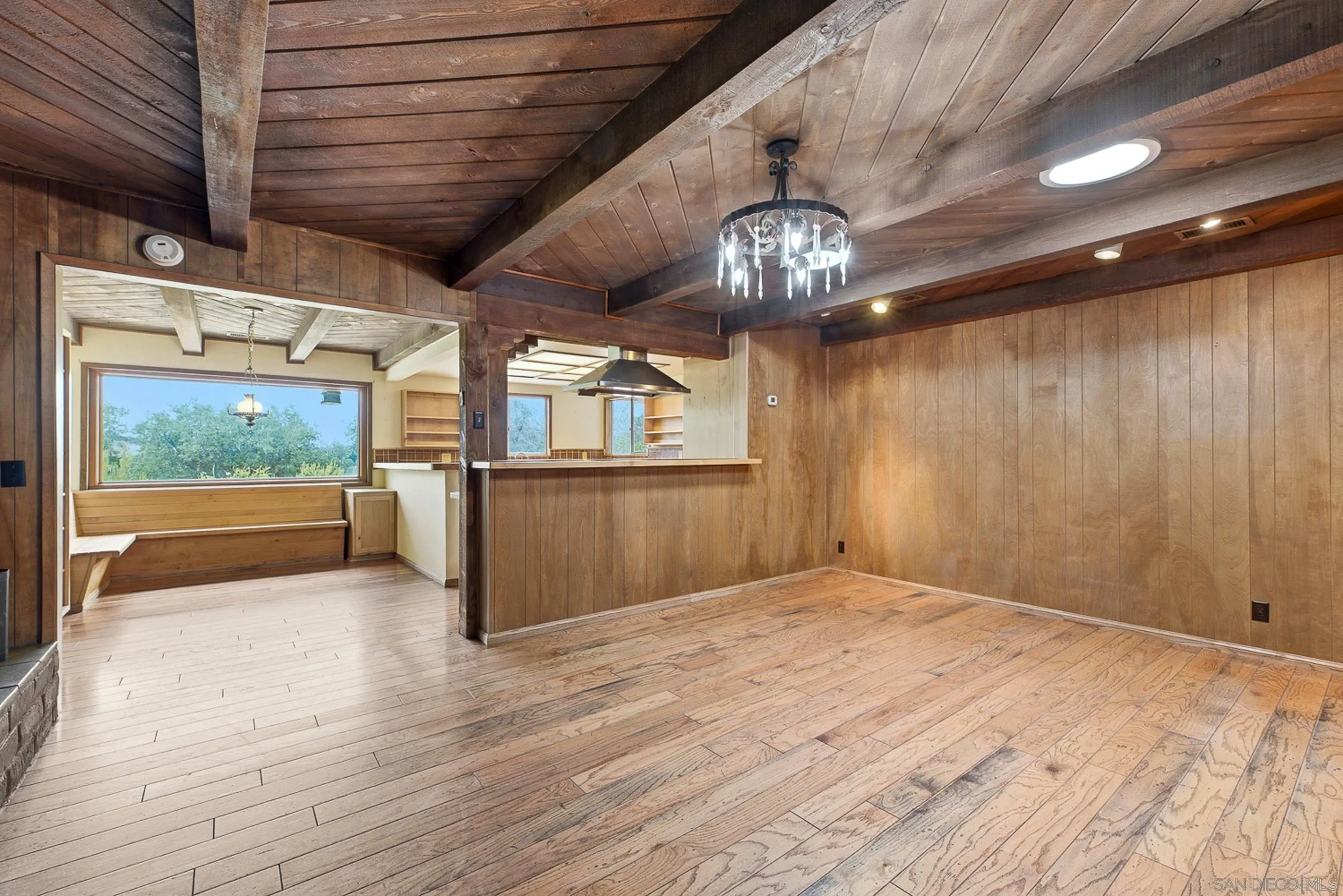 https://cdn.realtyfeed.com/cdn/127/260022621/5741bfcd46f4fb7fc1bb27ea3071fb52.webp