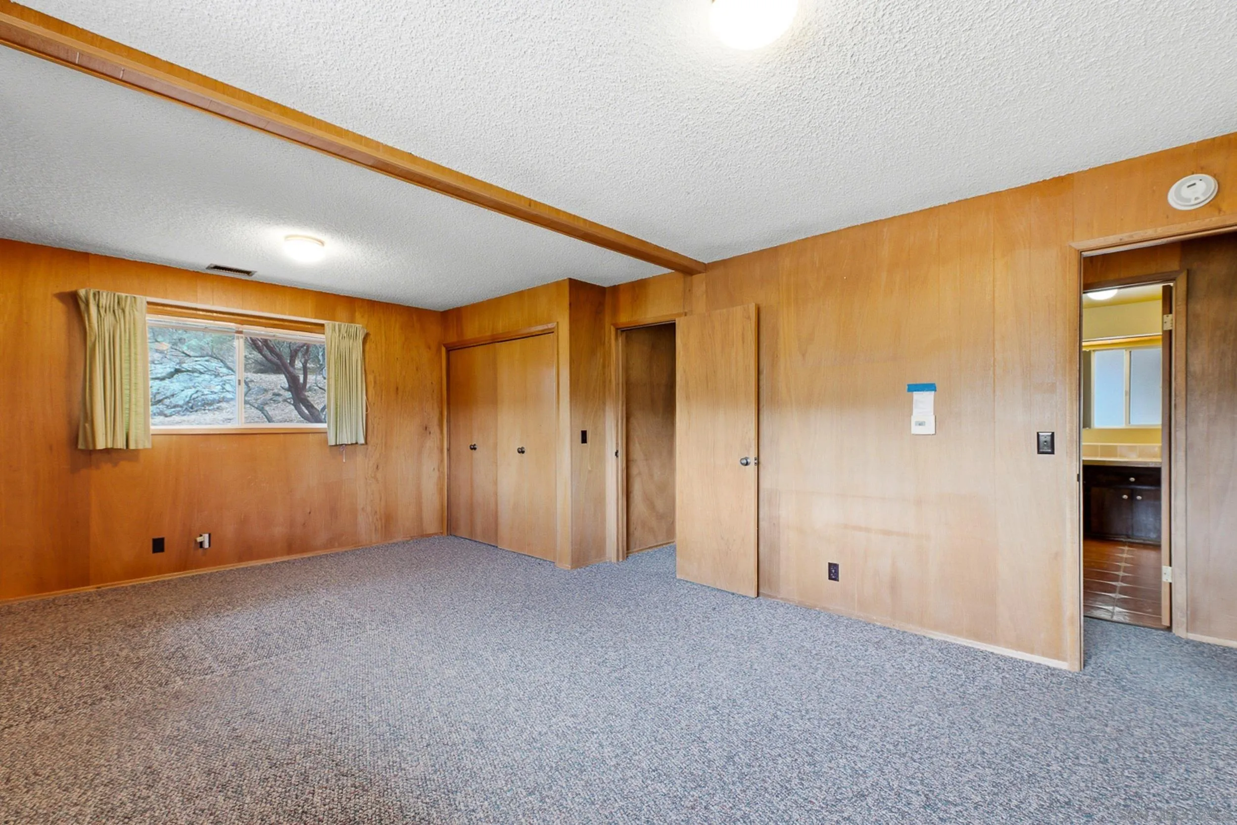 https://cdn.realtyfeed.com/cdn/127/260022621/5d929af378e36dafa8c73445194718b9.webp