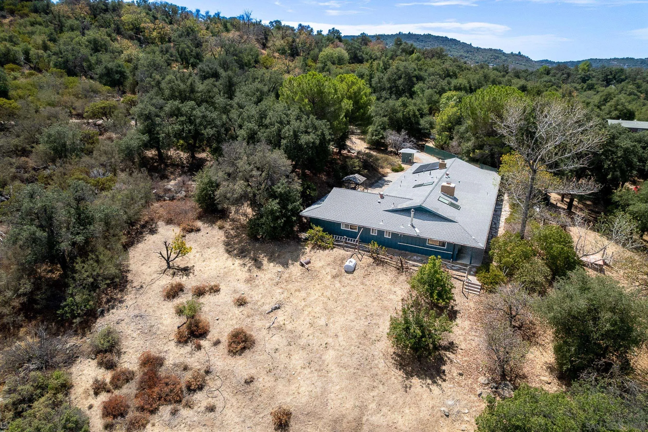 https://cdn.realtyfeed.com/cdn/127/260022621/5e8fe8e95833c1e98e20d9bed0834b96.webp