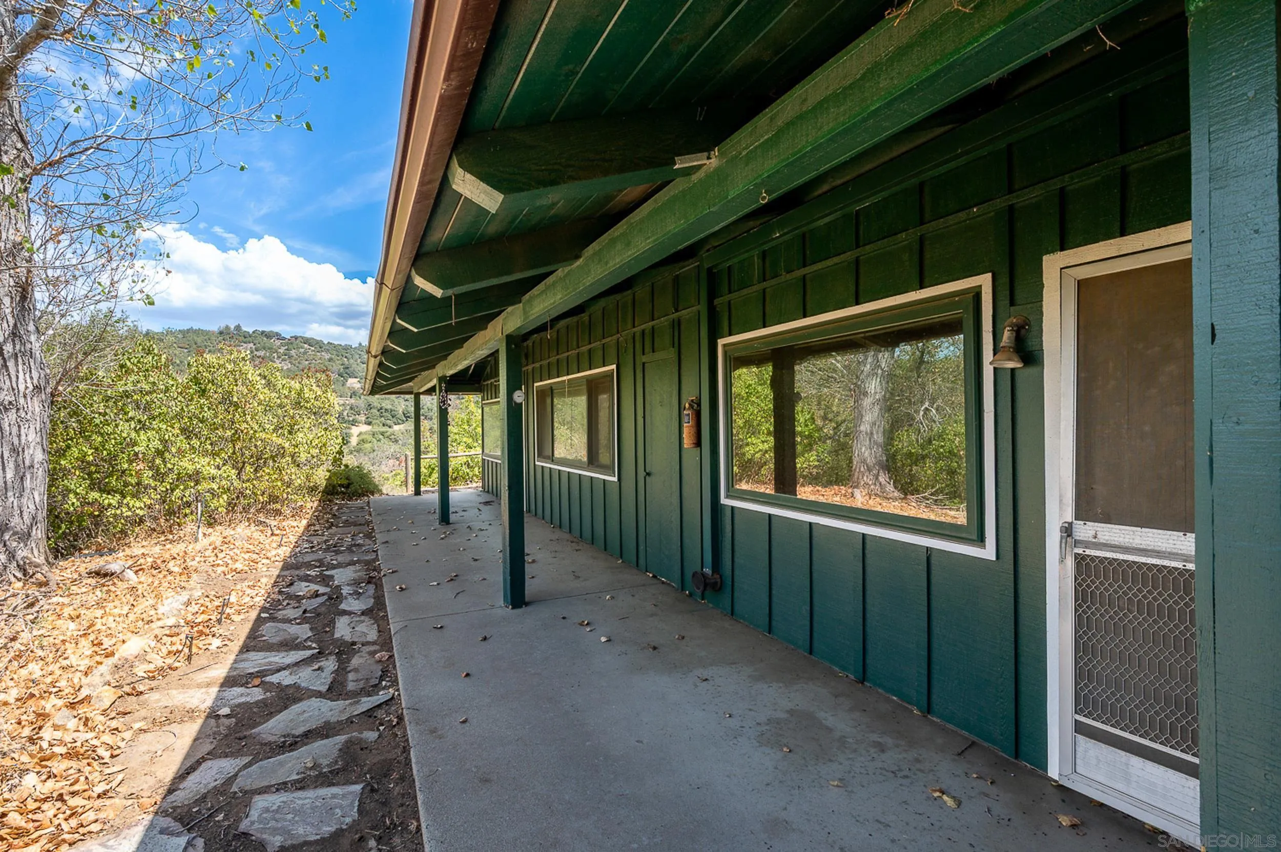 https://cdn.realtyfeed.com/cdn/127/260022621/6d9d8e55ead8a0e6f3ecf6a9097868d2.webp