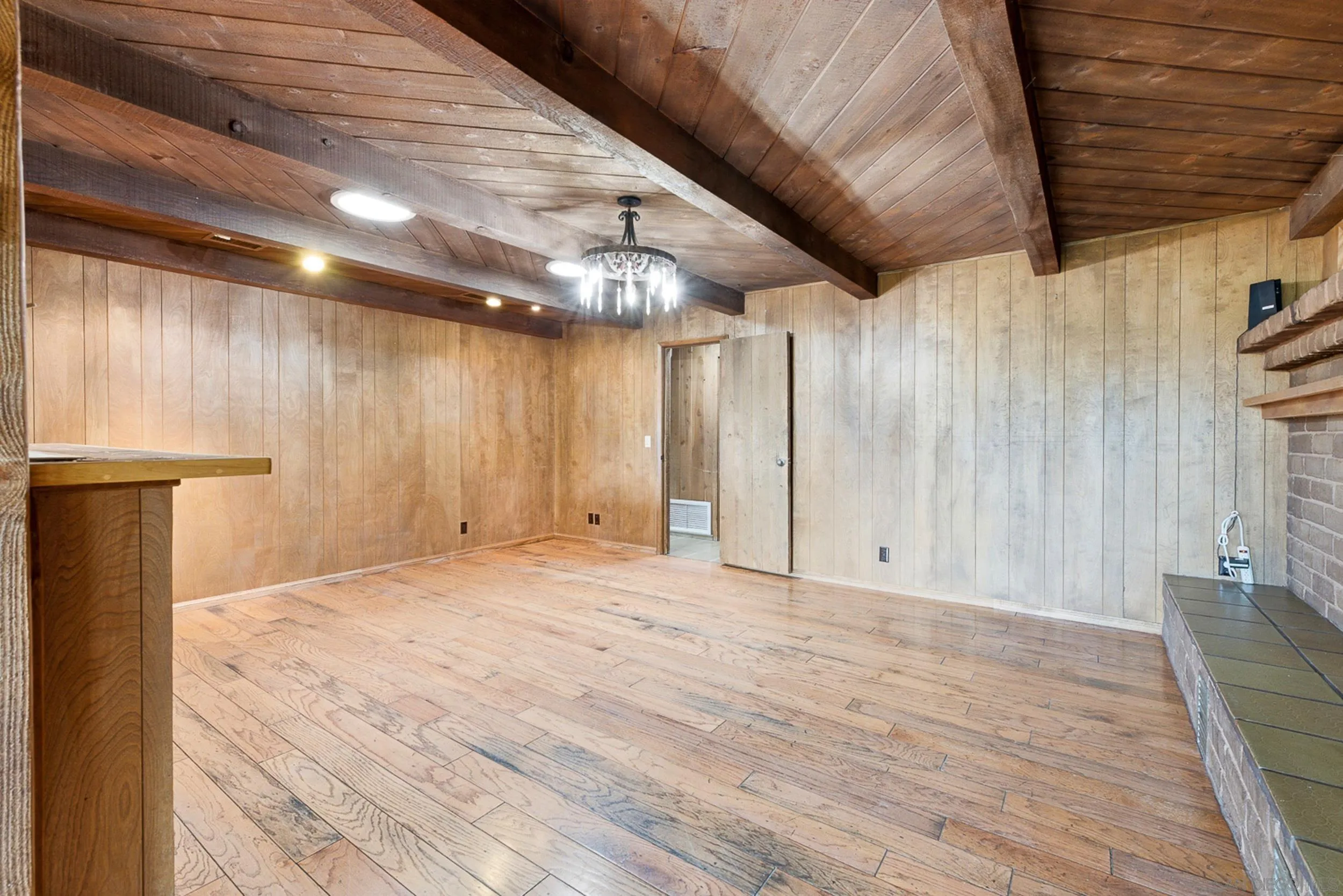 https://cdn.realtyfeed.com/cdn/127/260022621/733517721ffbeb895dcb270c4a4666dc.webp