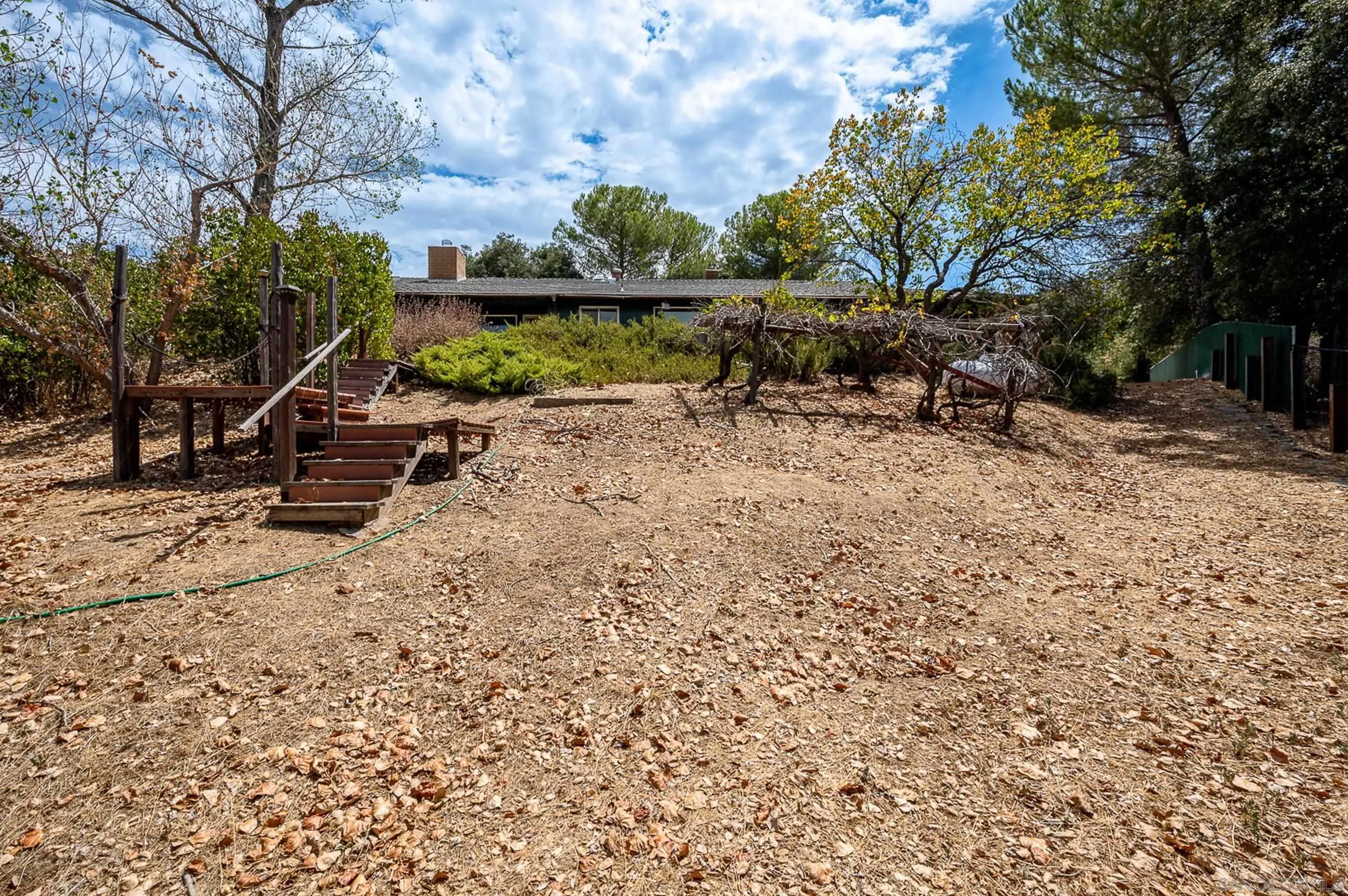 https://cdn.realtyfeed.com/cdn/127/260022621/77637fbfbf02bcf6b8ab212238963cdc.webp