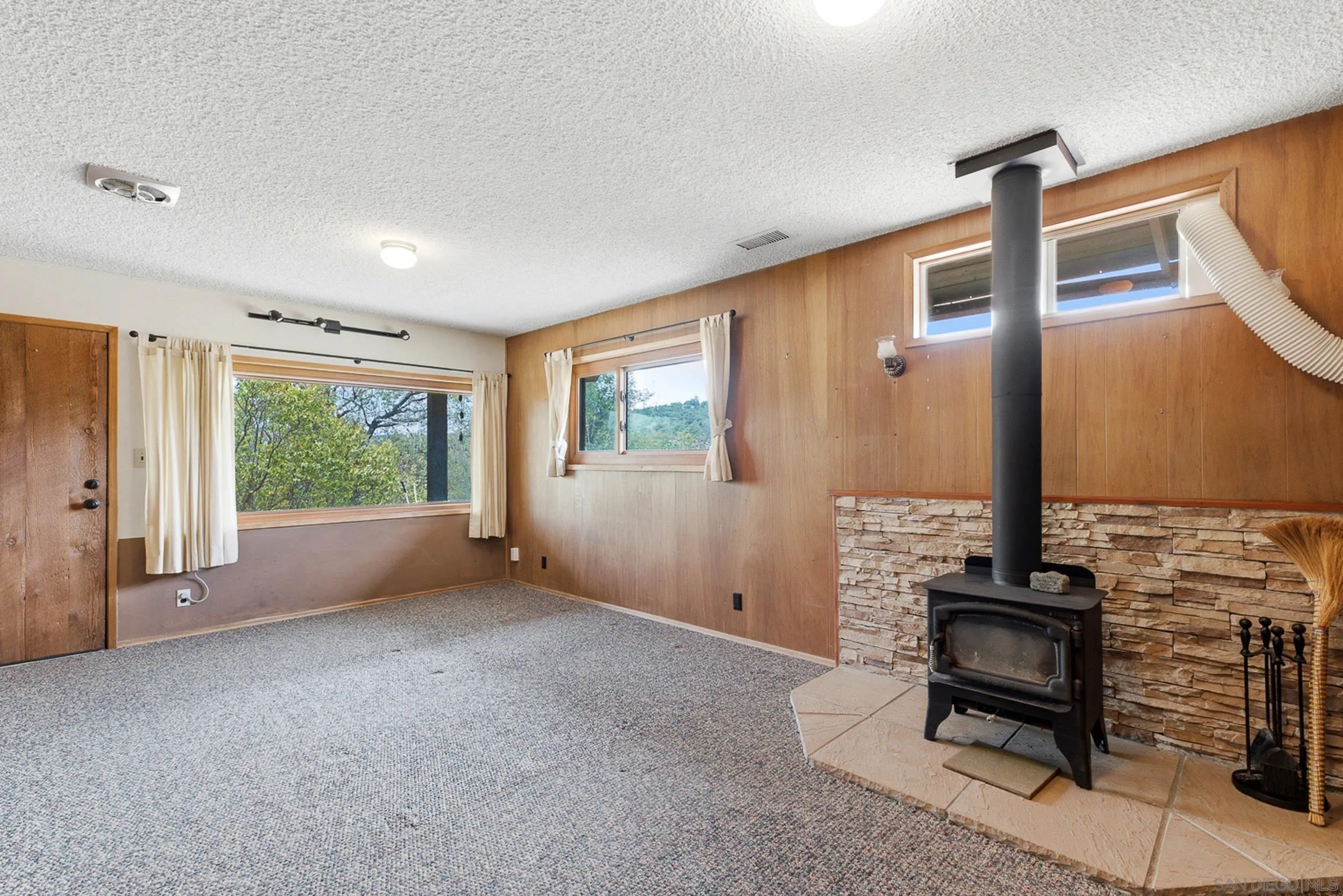 https://cdn.realtyfeed.com/cdn/127/260022621/87ad3471adddf887814f101a096efbcb.webp