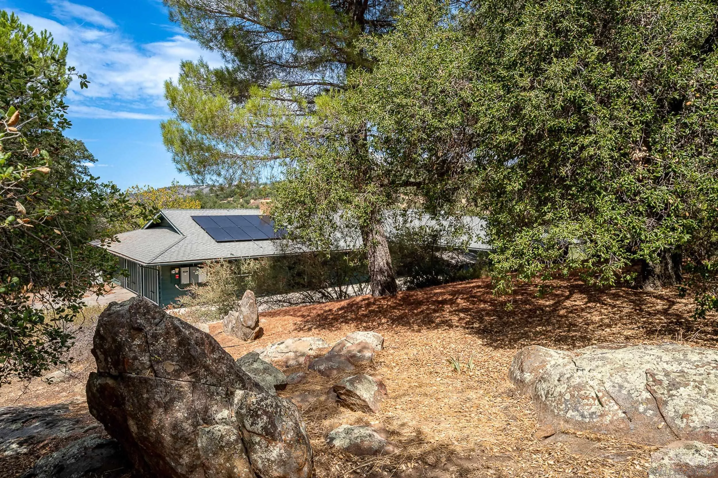 https://cdn.realtyfeed.com/cdn/127/260022621/b39a0544d3db0928b51408f134ad64bc.webp