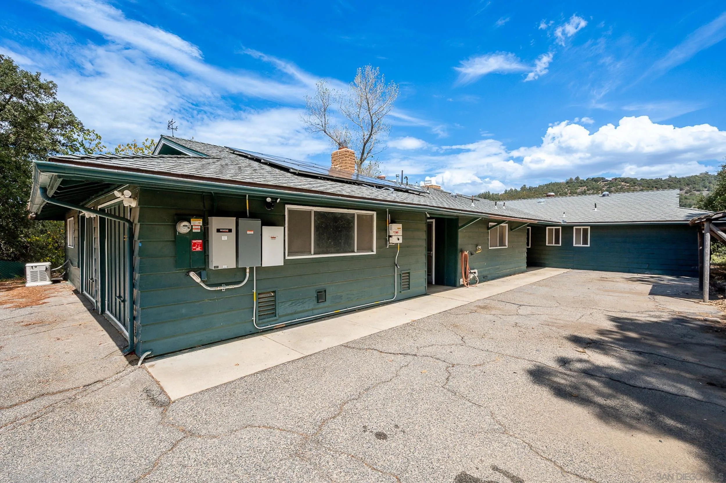 https://cdn.realtyfeed.com/cdn/127/260022621/ee2d04b8ad8ee92564449bcca9332bdb.webp