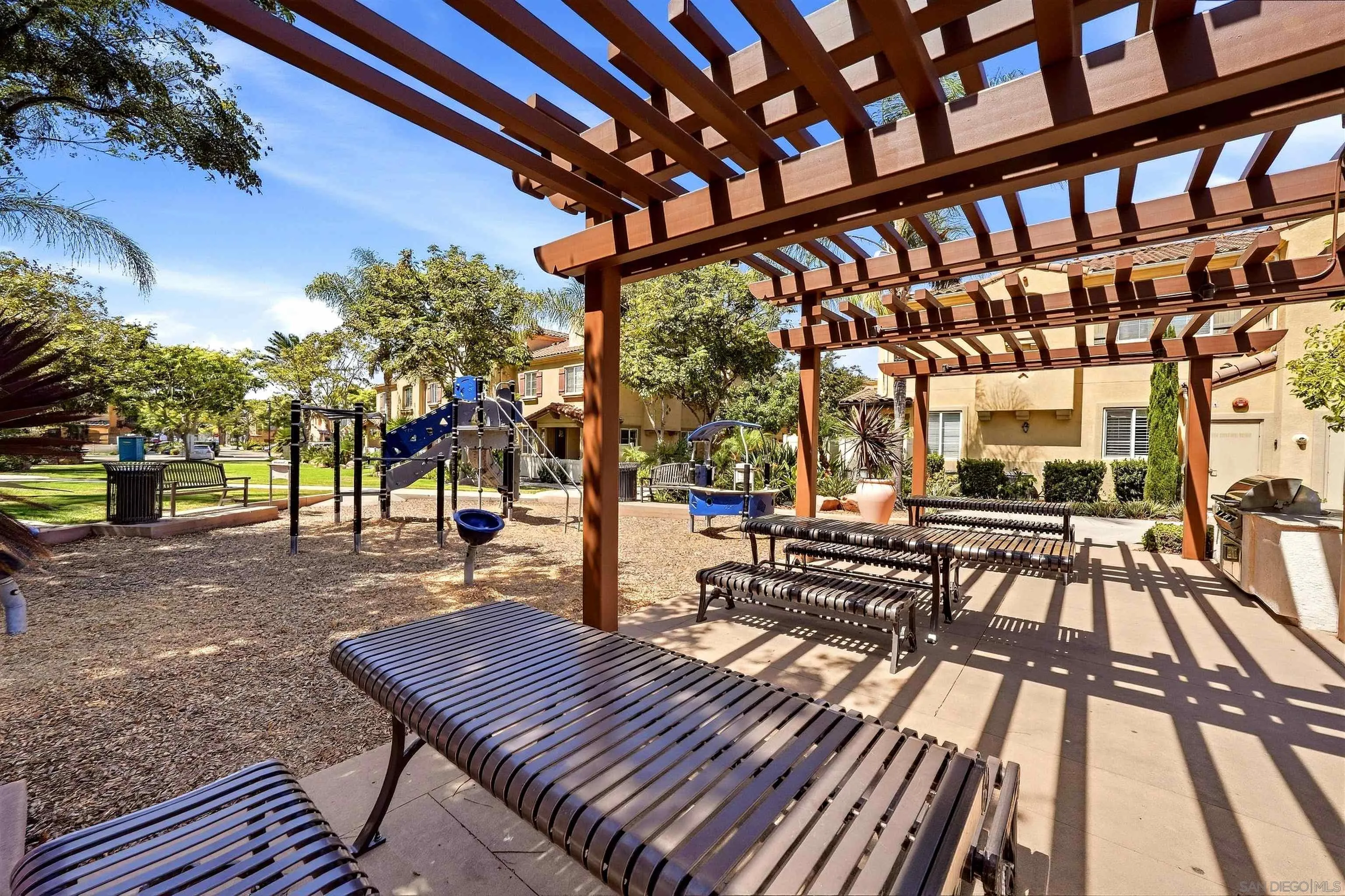 https://cdn.realtyfeed.com/cdn/127/260022626/4f2d6c4f8f6531f827c909108281cdbd.webp