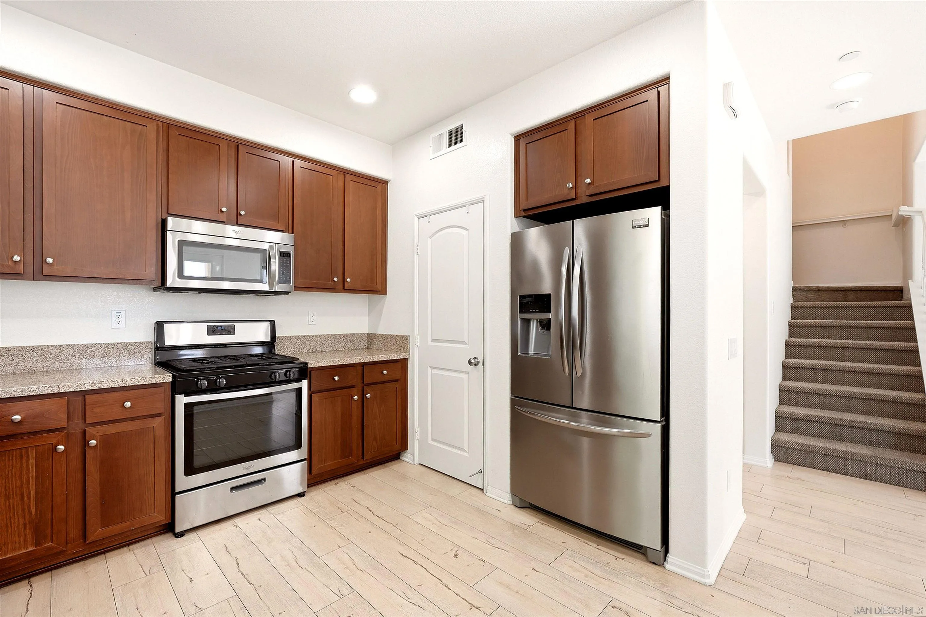 https://cdn.realtyfeed.com/cdn/127/260022626/5583ae379fae0e909ee21df93fcd58bc.webp