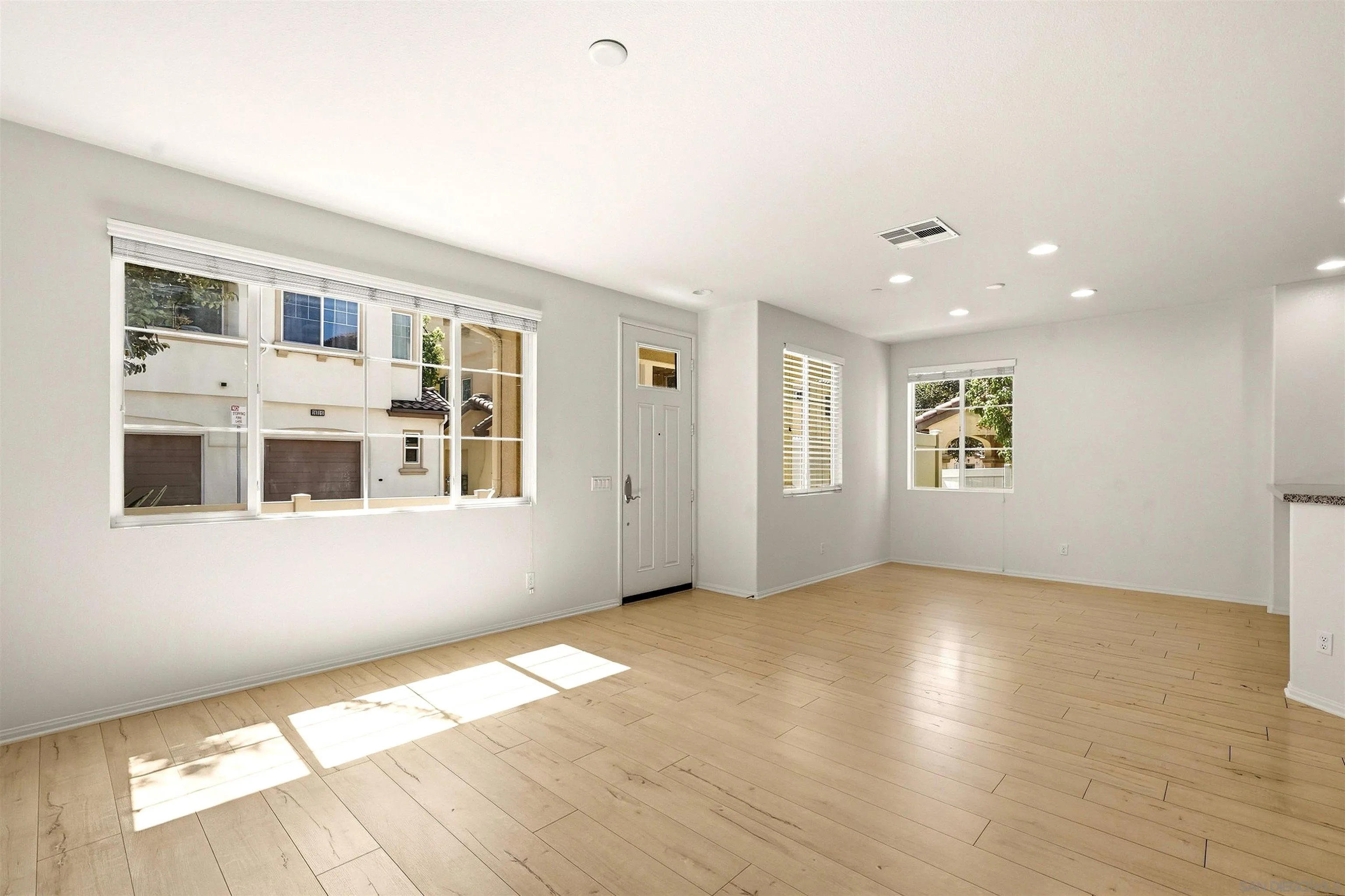 https://cdn.realtyfeed.com/cdn/127/260022626/5592a5c677bf4655e645466b2fd45118.webp