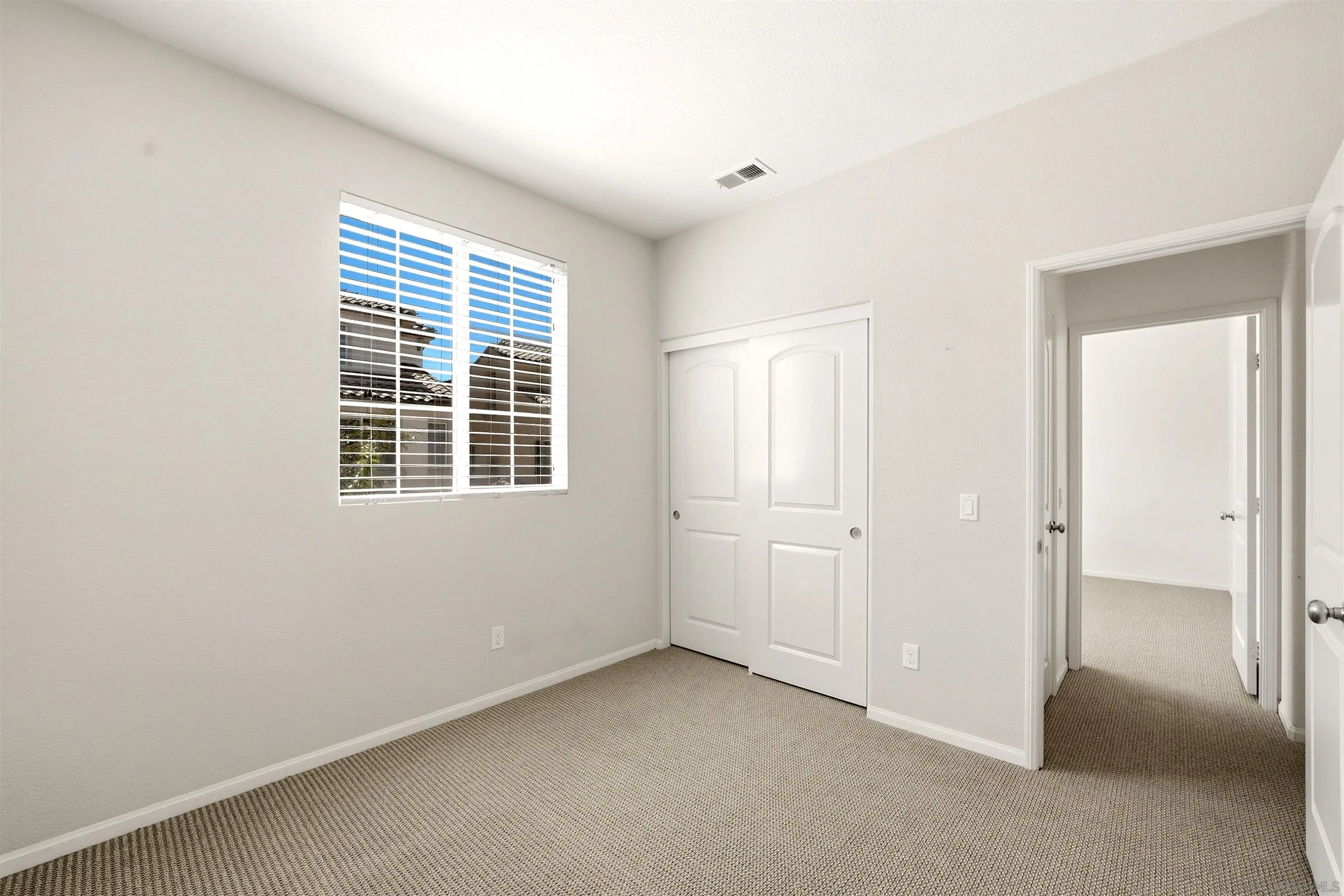 https://cdn.realtyfeed.com/cdn/127/260022626/dc410e05babd9b6650b5d7ad0b72e2de.webp