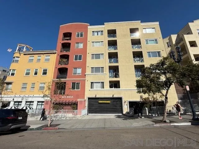 https://cdn.realtyfeed.com/cdn/127/260022628/258eff2765f2464144bdaa69089b6cc4.webp