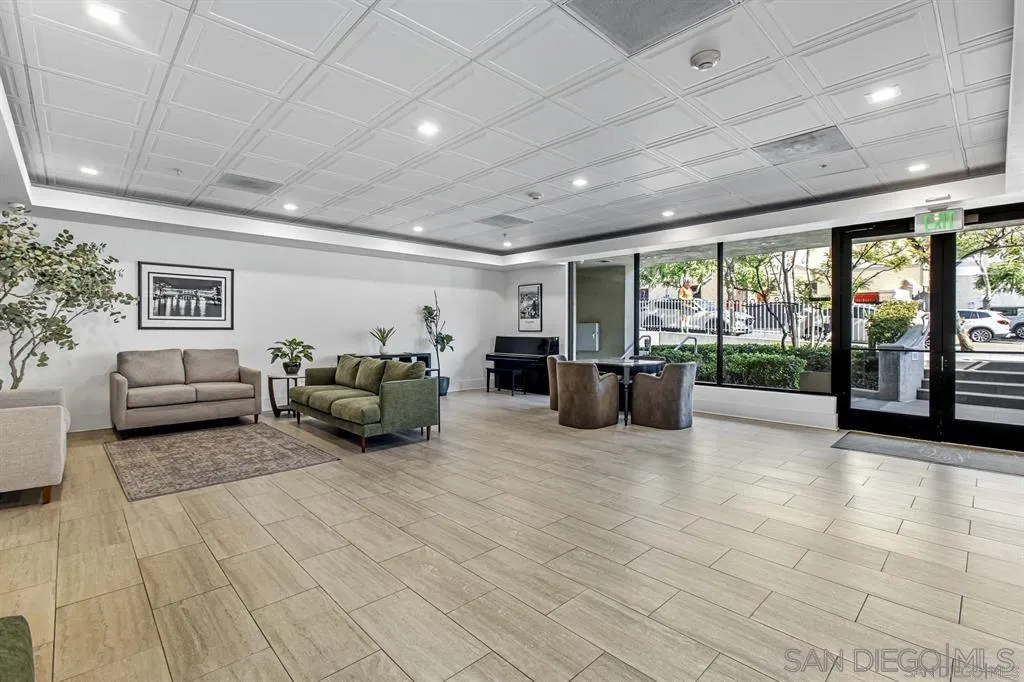 https://cdn.realtyfeed.com/cdn/127/260022628/649278c52473263f40062cdaf8503838.webp