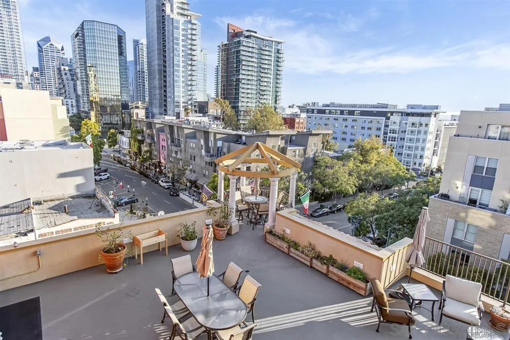 https://cdn.realtyfeed.com/cdn/127/260022628/8c7fe0a1436c7e8922aa3e6b3c3ac557.webp