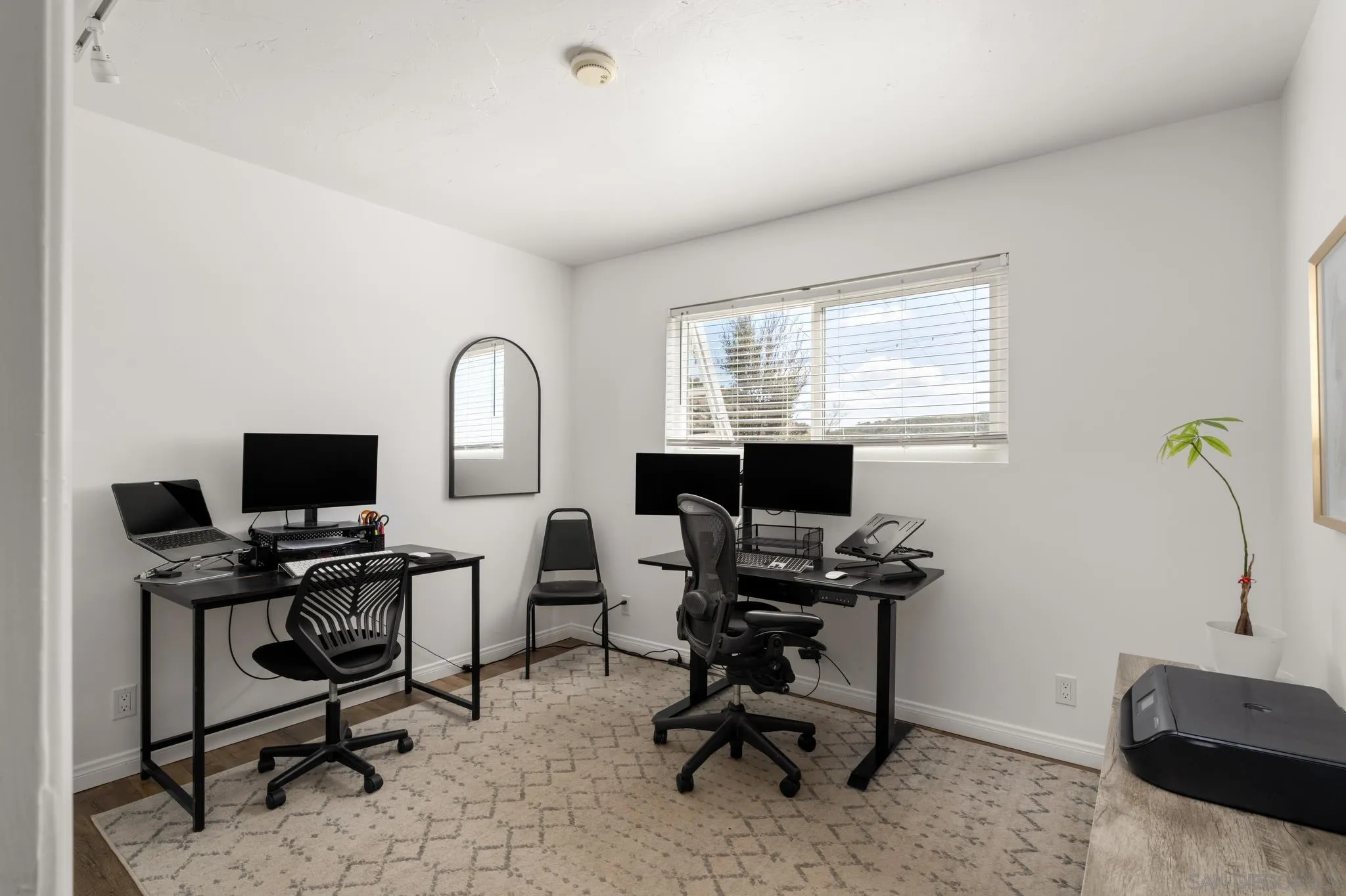 https://cdn.realtyfeed.com/cdn/127/260022629/23ca82e15f9a0e02a97dc17b1eb03f0c.webp
