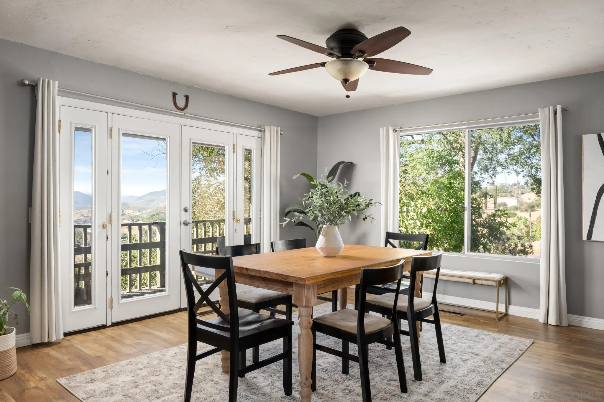 https://cdn.realtyfeed.com/cdn/127/260022629/5620fc601bea8a30bf50f32d8ec96d2a.webp