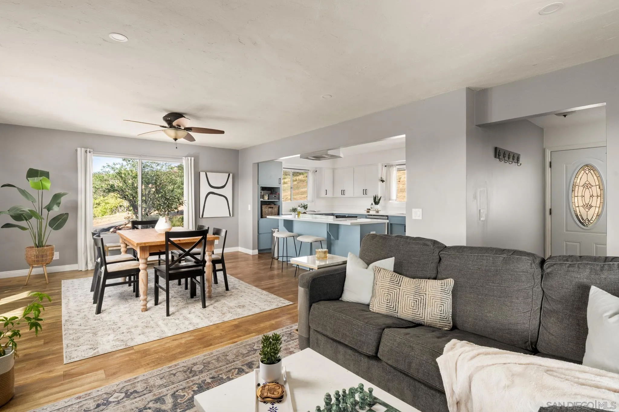 https://cdn.realtyfeed.com/cdn/127/260022629/fe48f7e401f3df893e61b27e244ef043.webp