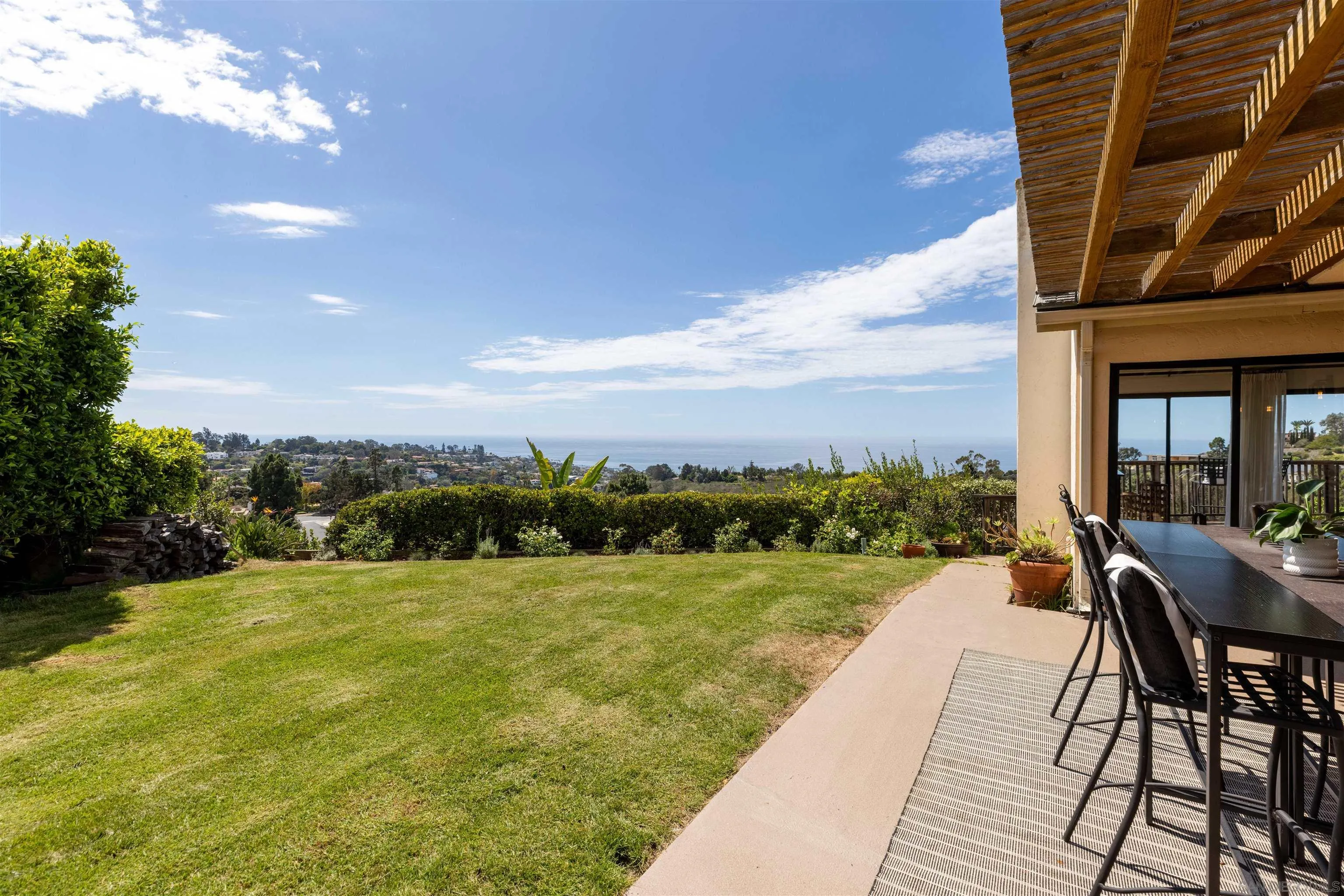 https://cdn.realtyfeed.com/cdn/127/260022635/22420b301785f5ff104e958e49fd6332.webp
