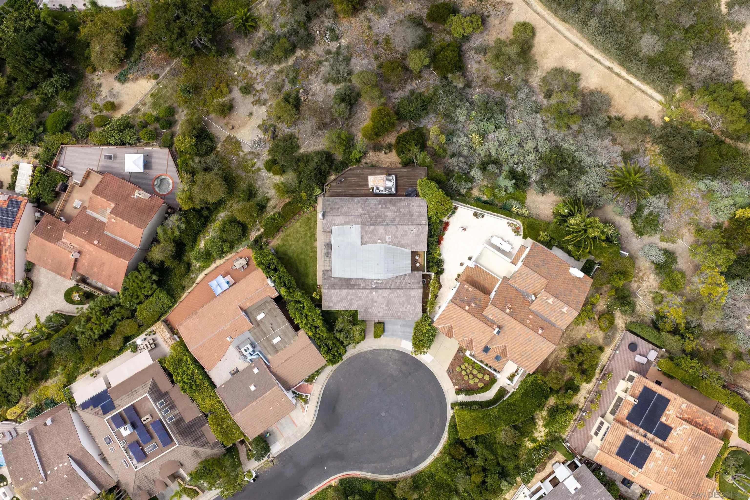 https://cdn.realtyfeed.com/cdn/127/260022635/6457db99f3db4ed42e54eea5769fd4c1.webp