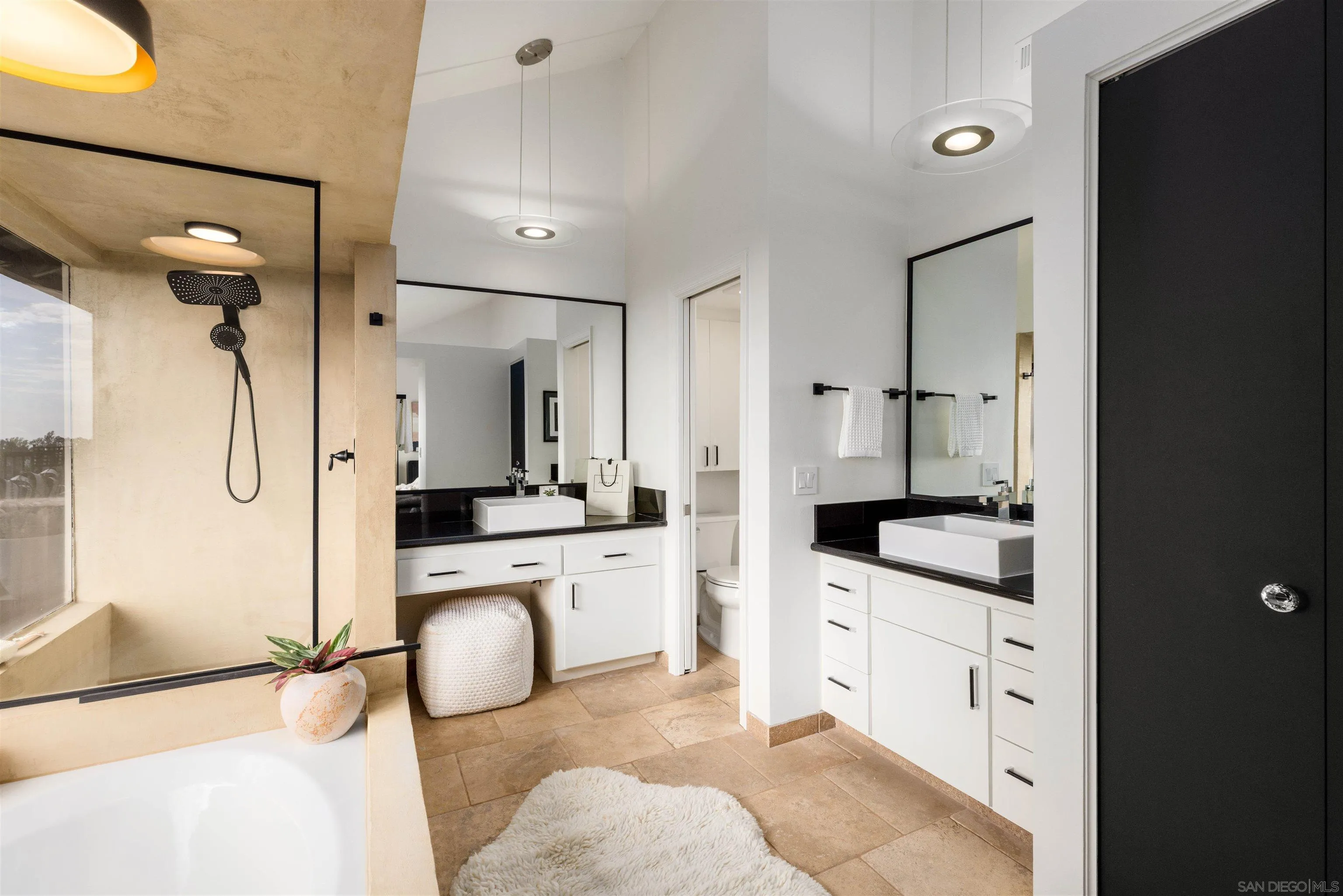 https://cdn.realtyfeed.com/cdn/127/260022635/b6ebb9a917b3b7a9cb8efb5e7ad84d03.webp