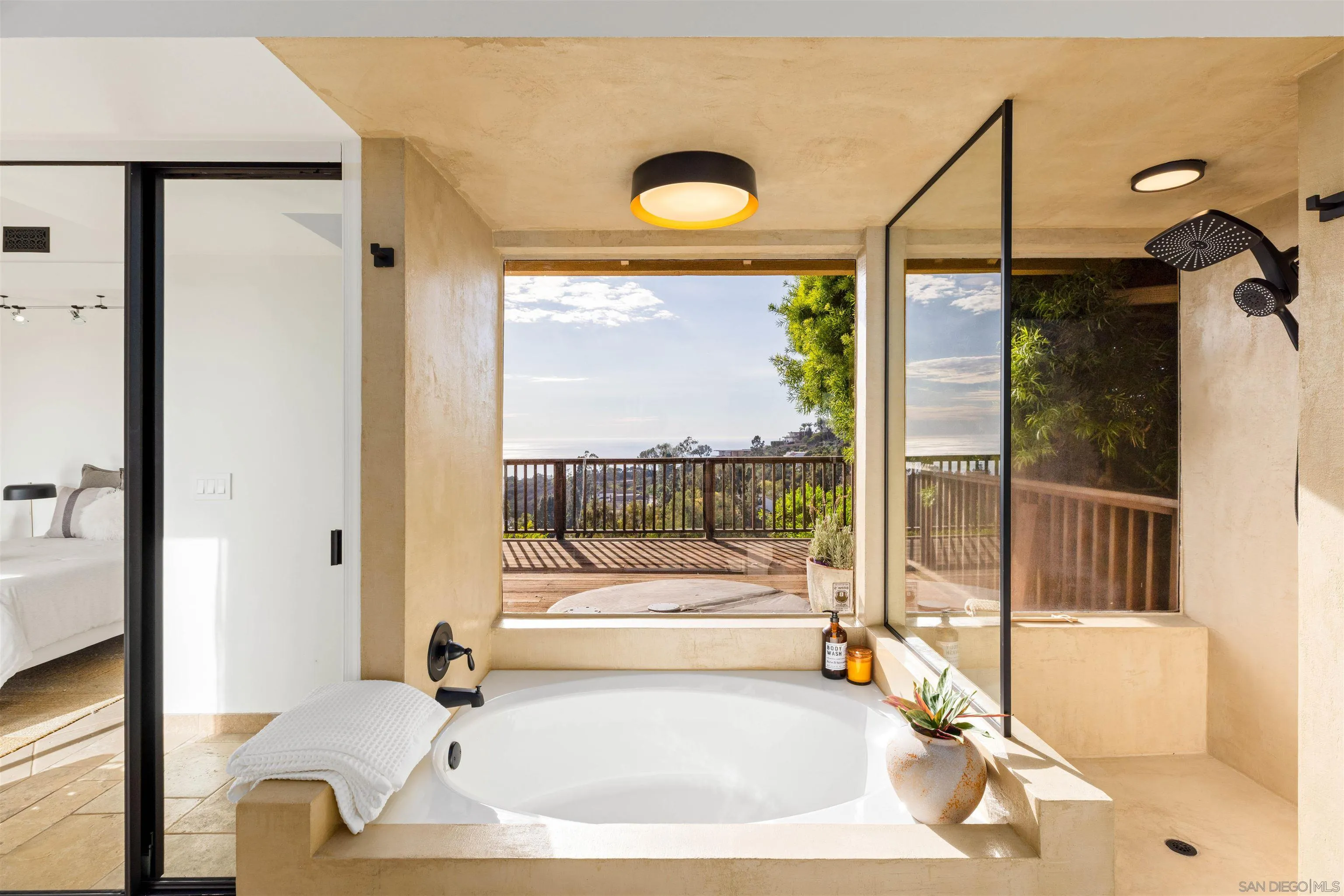 https://cdn.realtyfeed.com/cdn/127/260022635/b9f6948867c8ef1ae13c9b7dce2f042f.webp