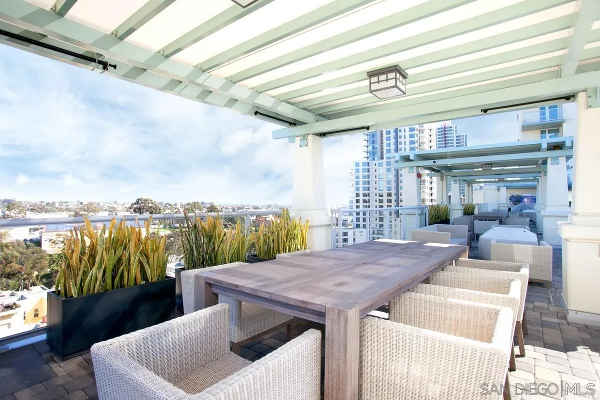 https://cdn.realtyfeed.com/cdn/127/260022640/1e3a8a2fe4f41ddcdde0fe59d7134f41.webp